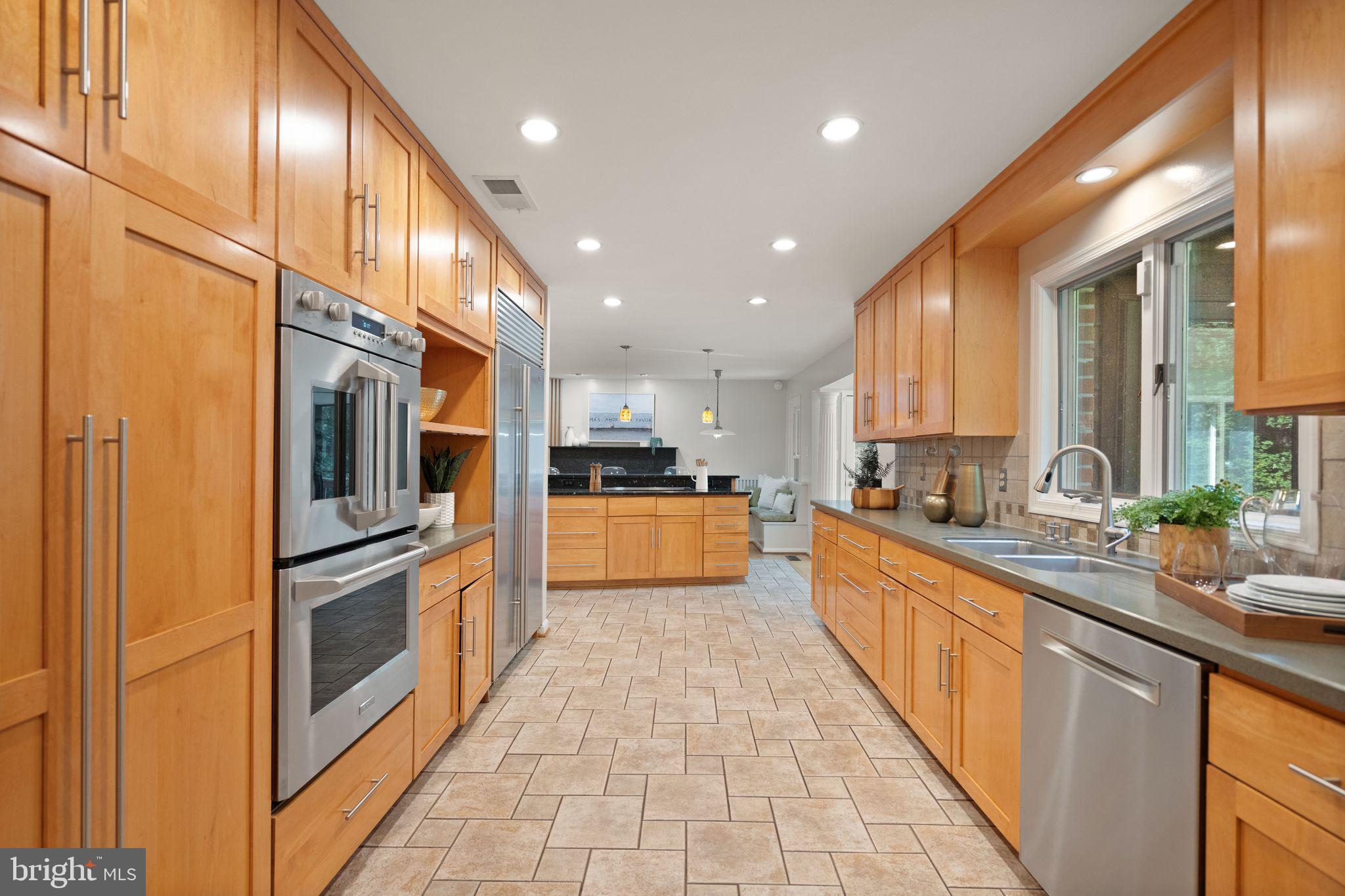 LEXINGTON ESTATES - Residential