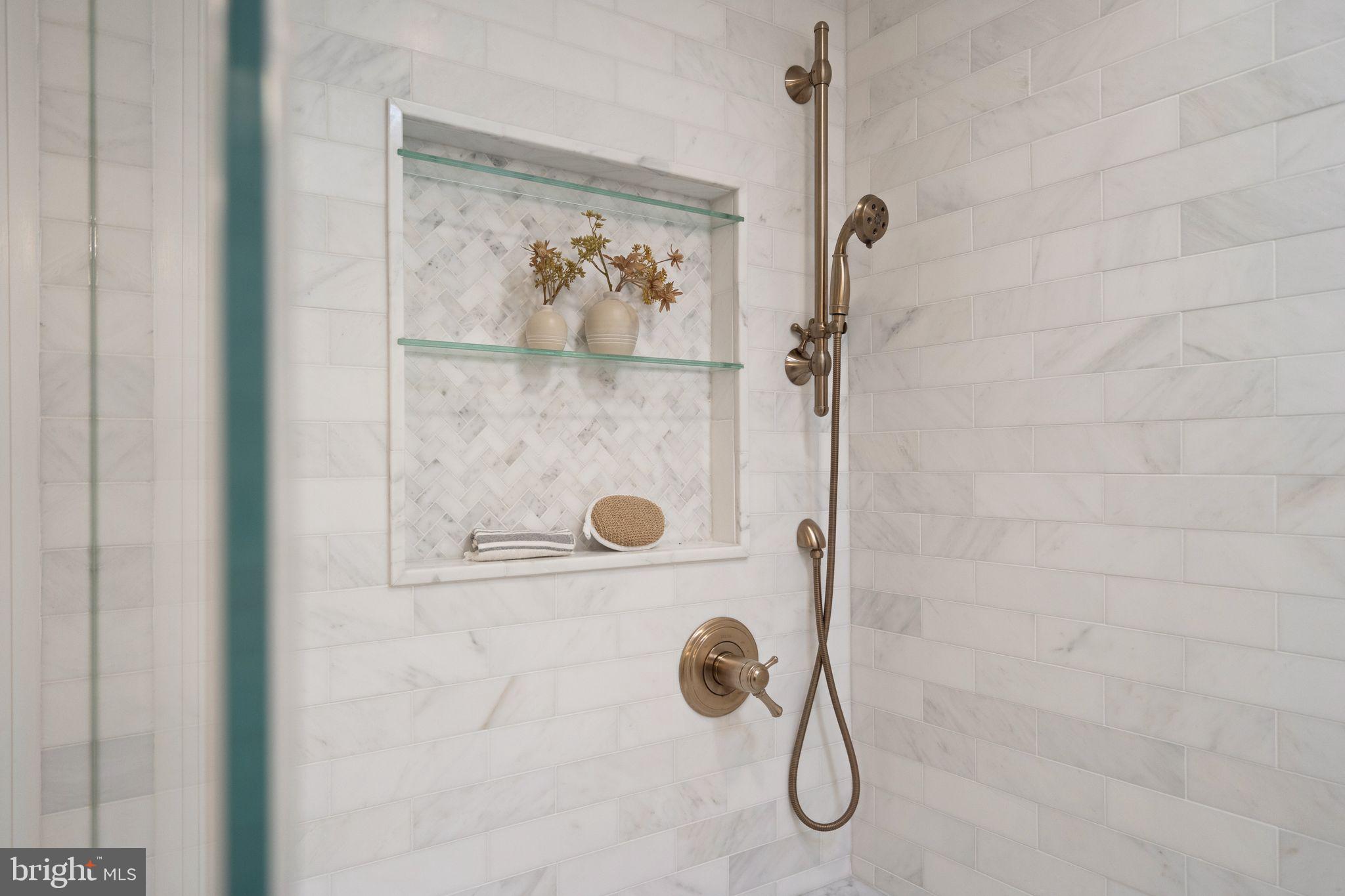 LEXINGTON ESTATES - Residential