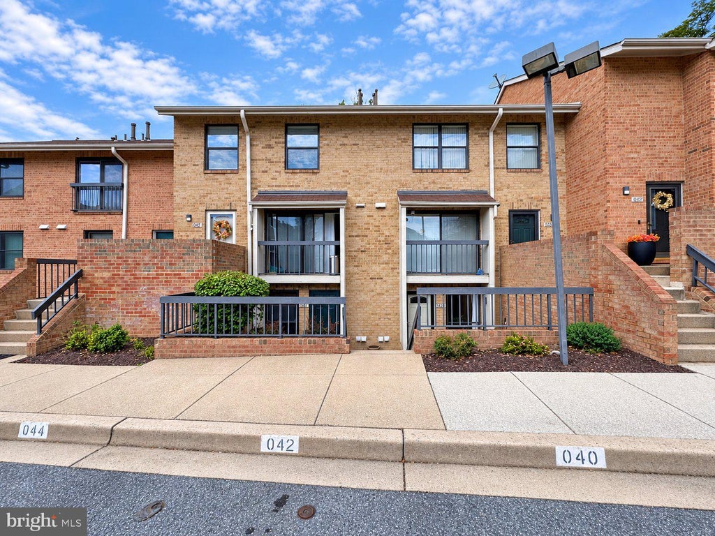 Photo of 9855 Bristol Square Lane #250, BETHESDA, MD 20814 (MLS # MDMC2247472)