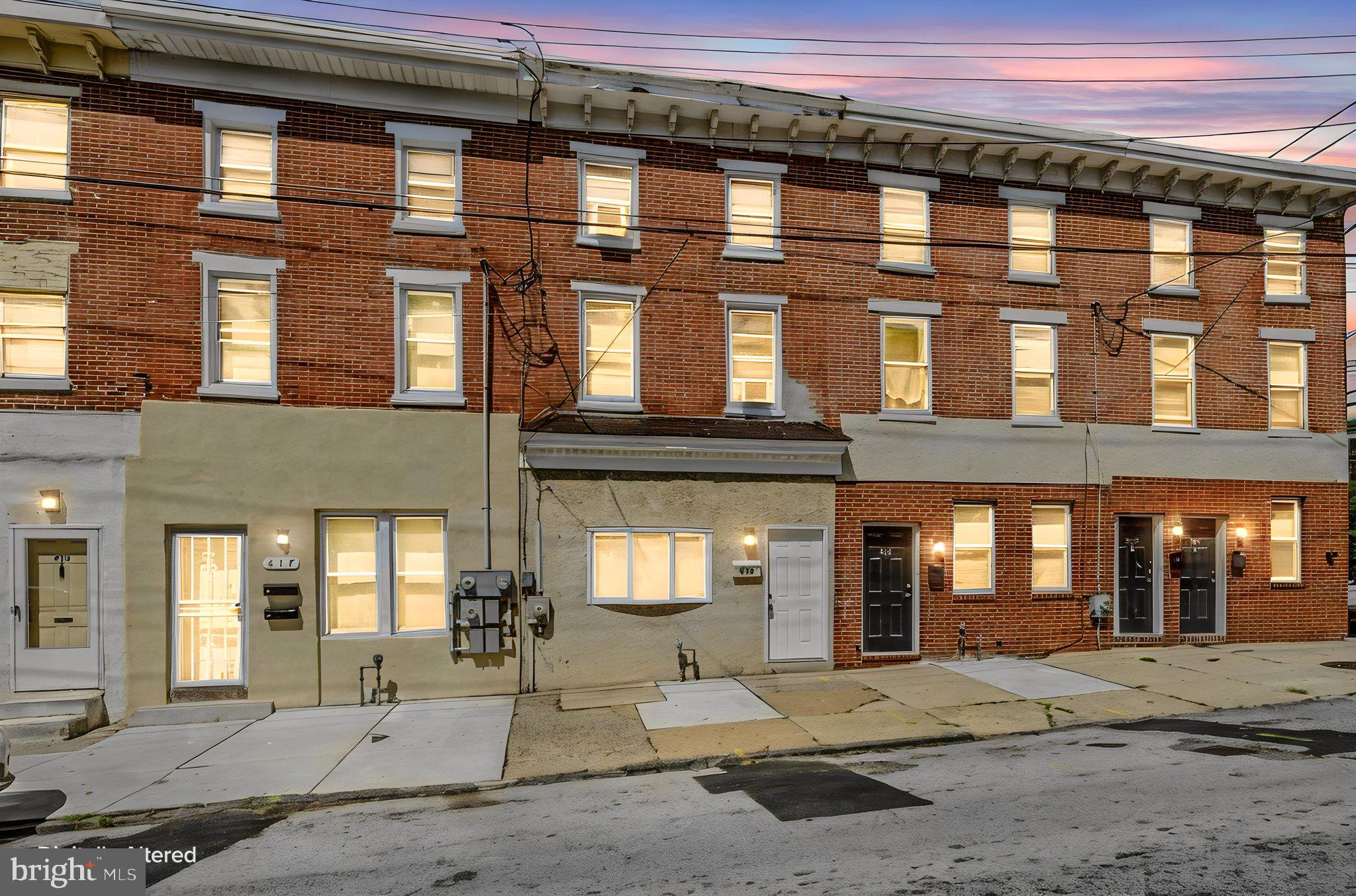 419 N MADISON STREET