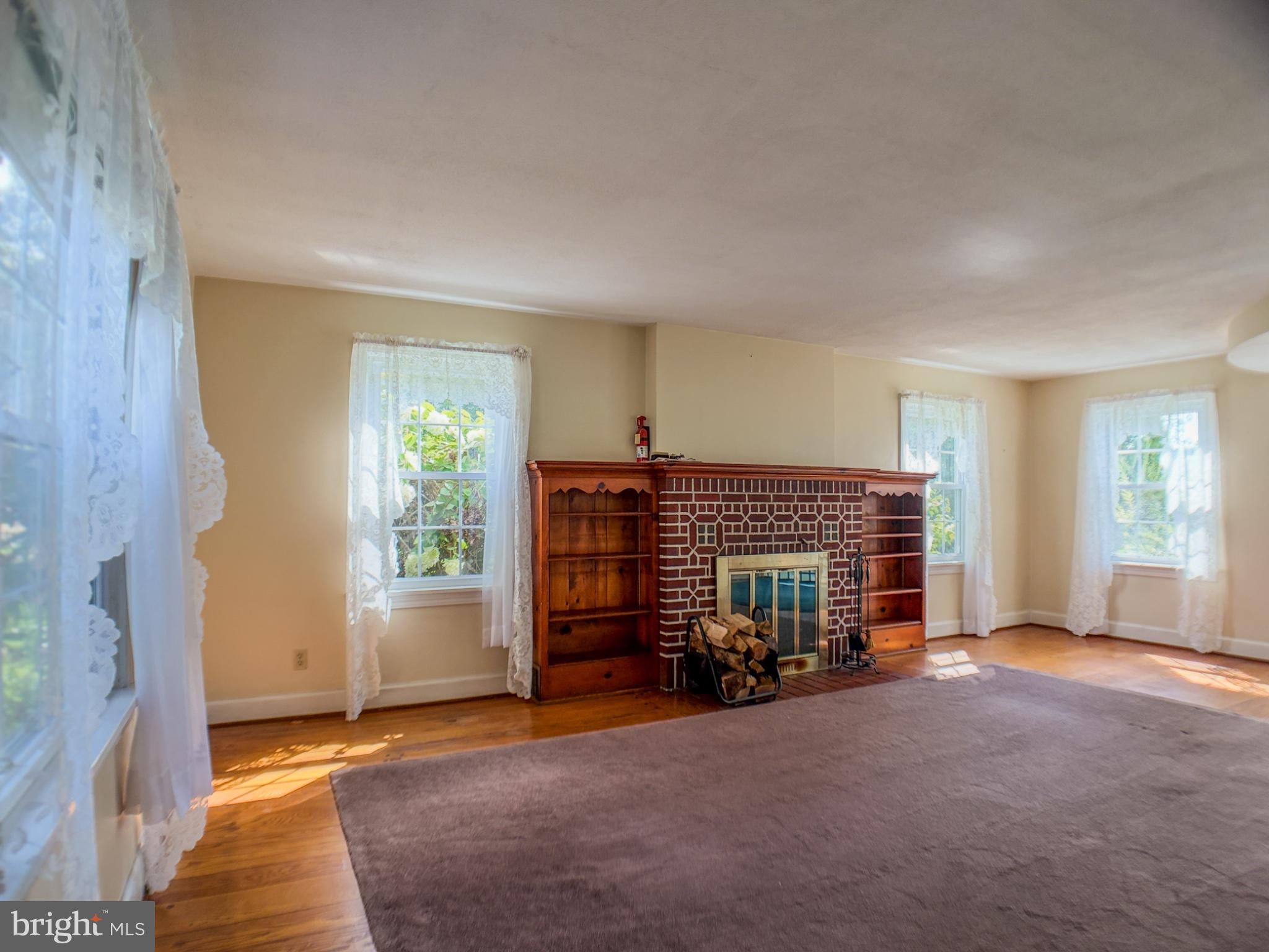 2327 FAIRVIEW TERRACE