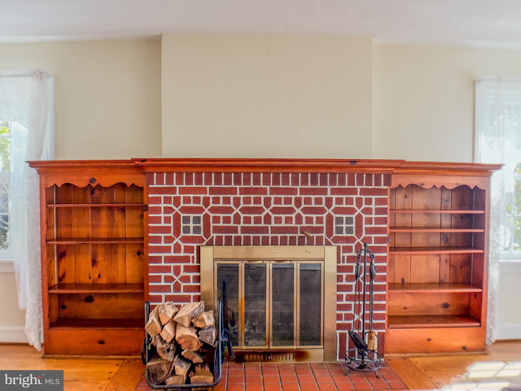 2327 FAIRVIEW TERRACE