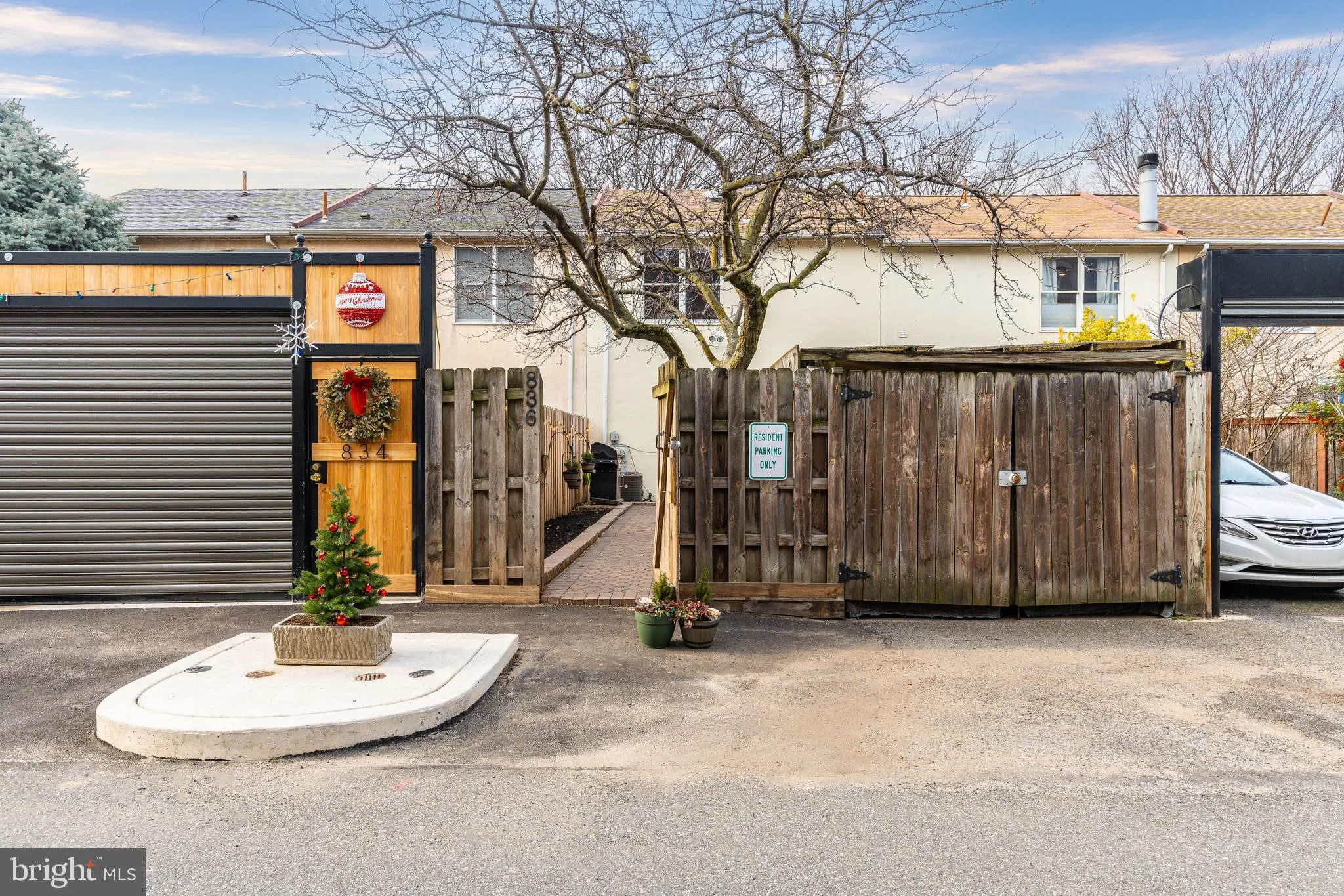 Philadelphia, Pennsylvania 19123, United States, 2 Bedrooms Bedrooms, ,3 BathroomsBathrooms,Residential,Pending,21119