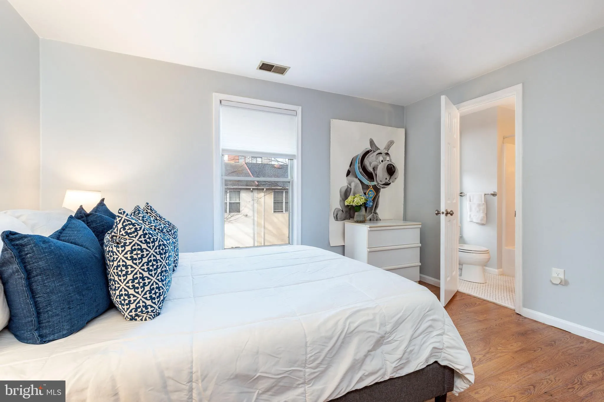 Philadelphia, Pennsylvania 19123, United States, 2 Bedrooms Bedrooms, ,3 BathroomsBathrooms,Residential,Pending,21119