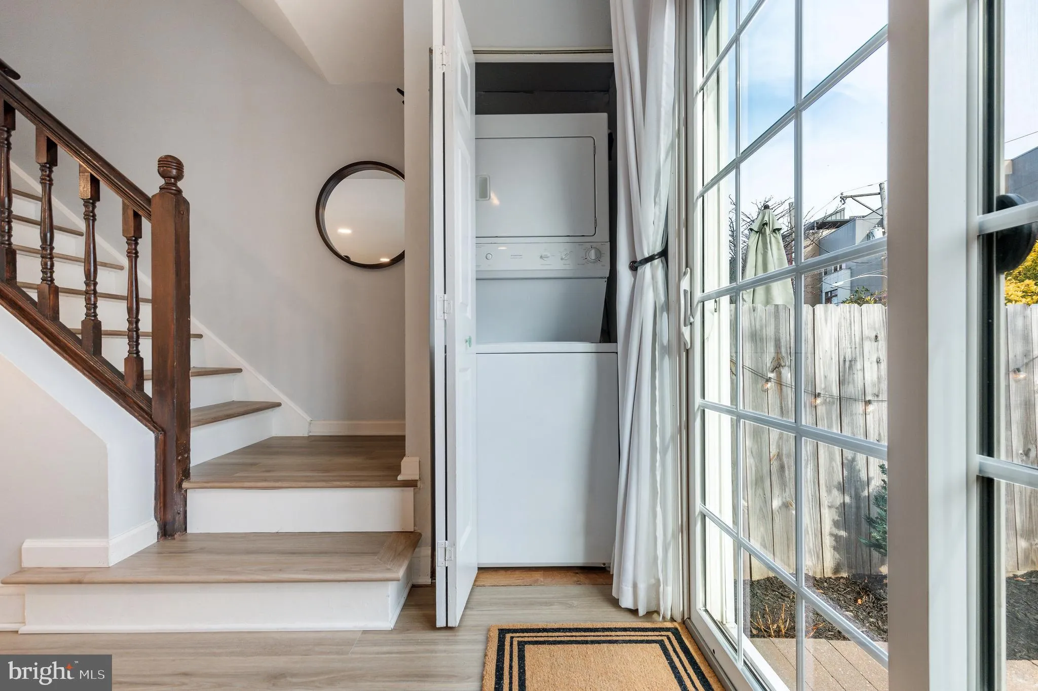 Philadelphia, Pennsylvania 19123, United States, 2 Bedrooms Bedrooms, ,3 BathroomsBathrooms,Residential,Pending,21119