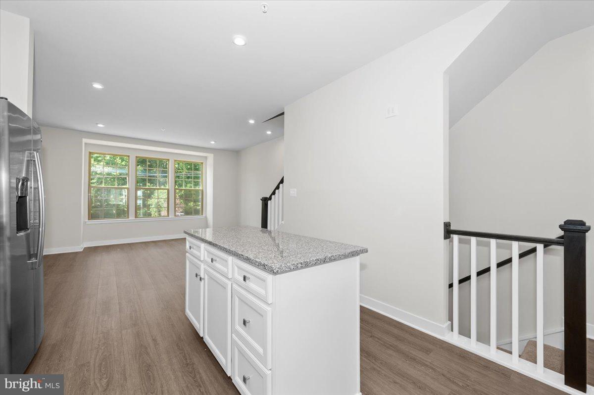 MONTGOMERY VILLAGE - Residential Lease