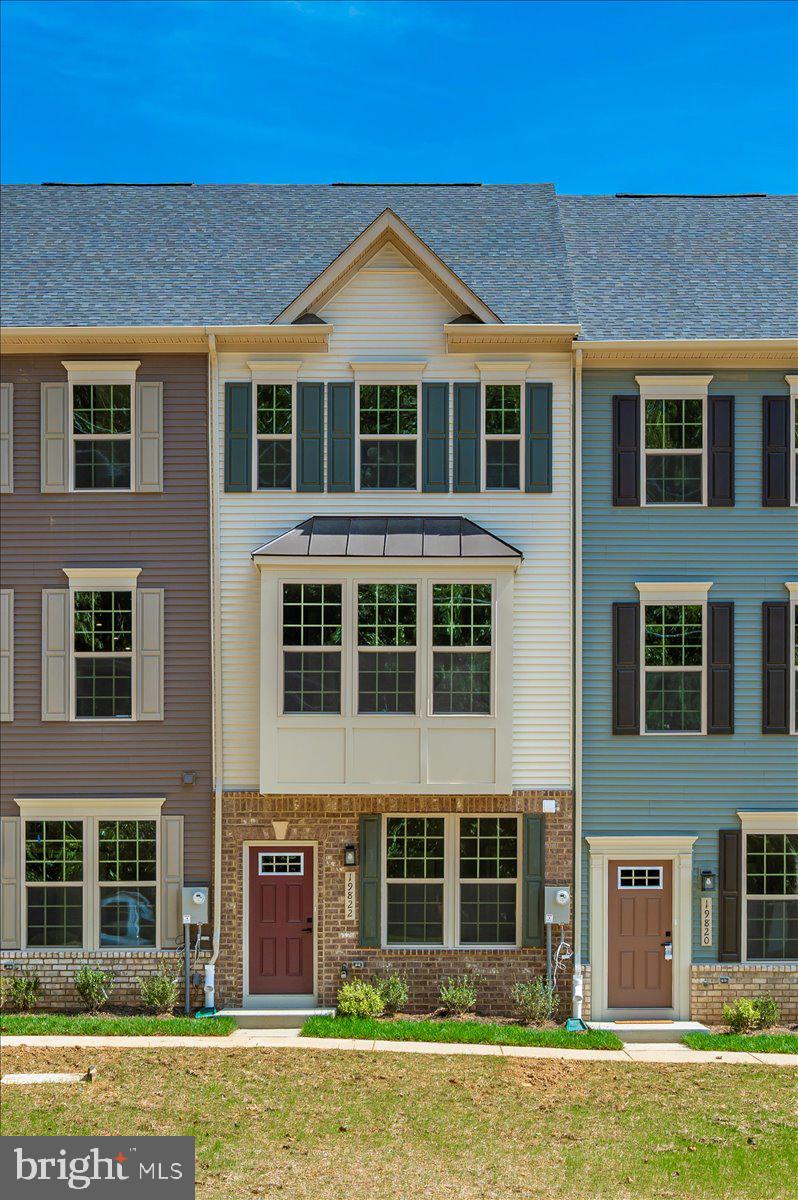 MONTGOMERY VILLAGE - Residential Lease