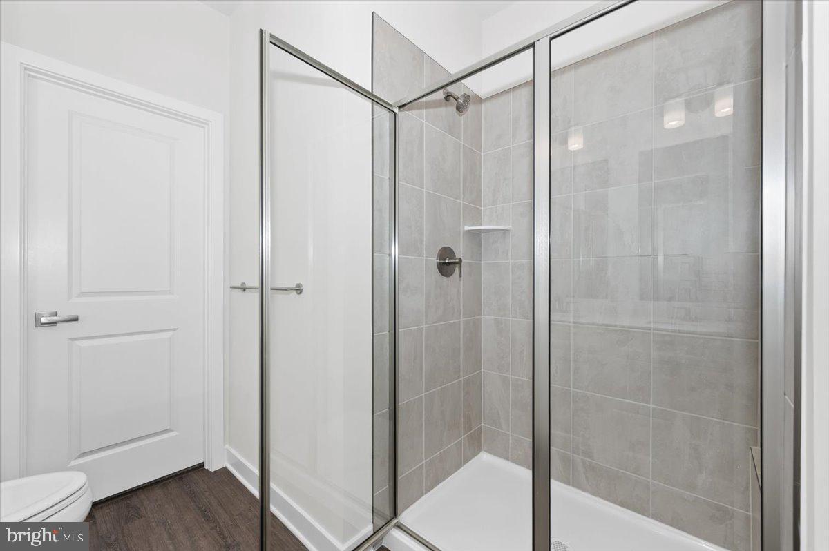 MONTGOMERY VILLAGE - Residential Lease