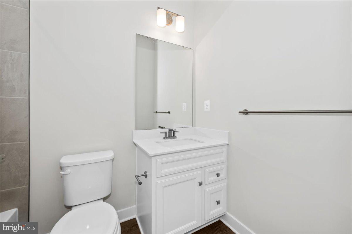 MONTGOMERY VILLAGE - Residential Lease