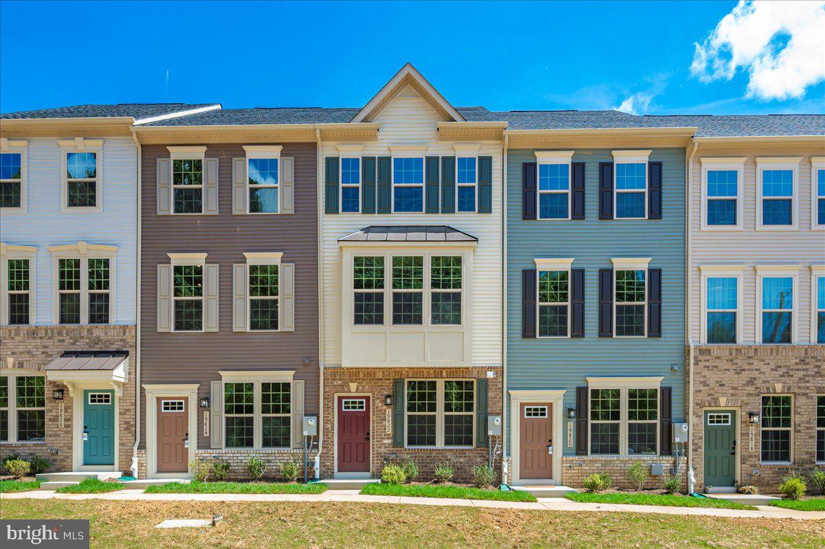 MONTGOMERY VILLAGE - Residential Lease