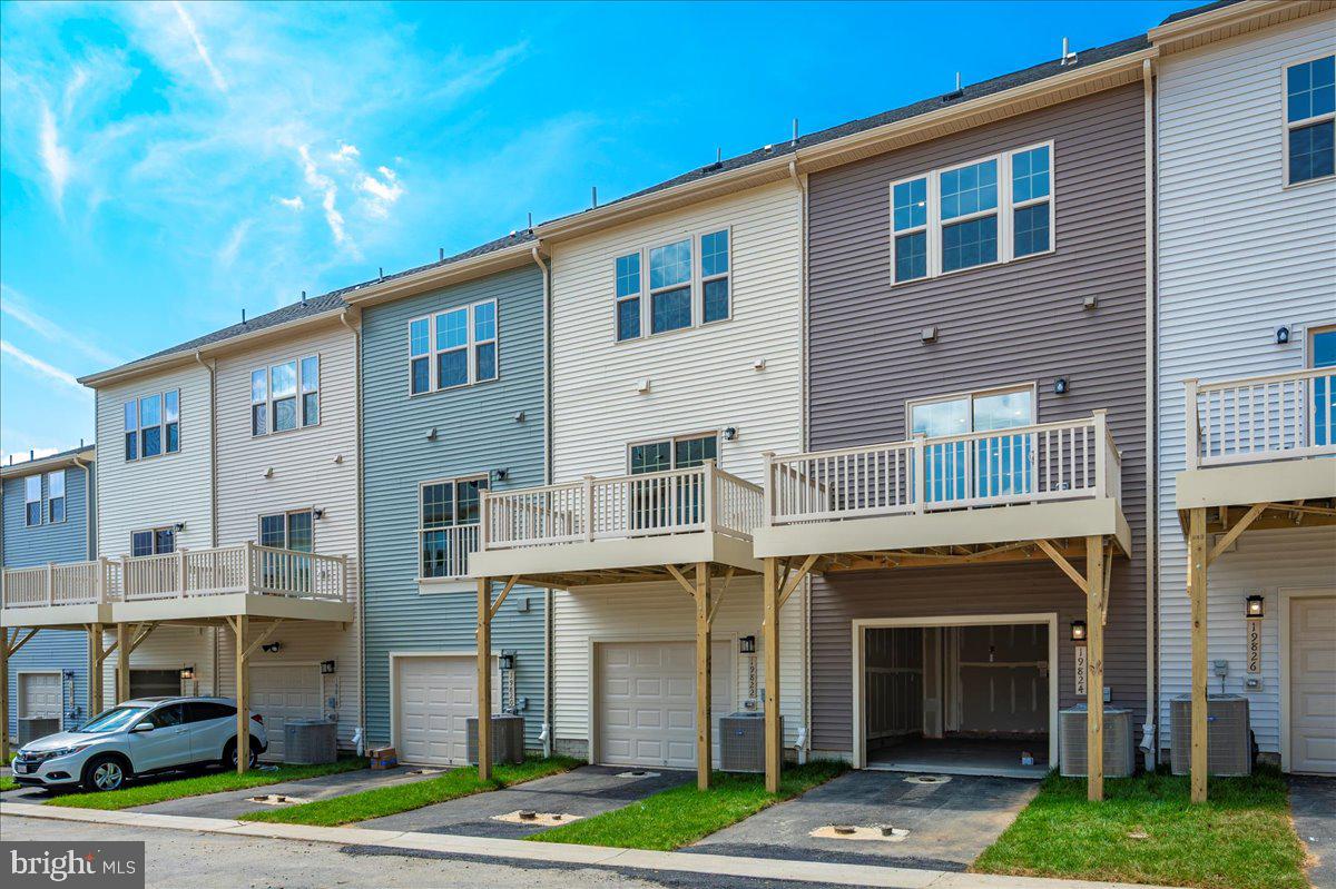 MONTGOMERY VILLAGE - Residential Lease