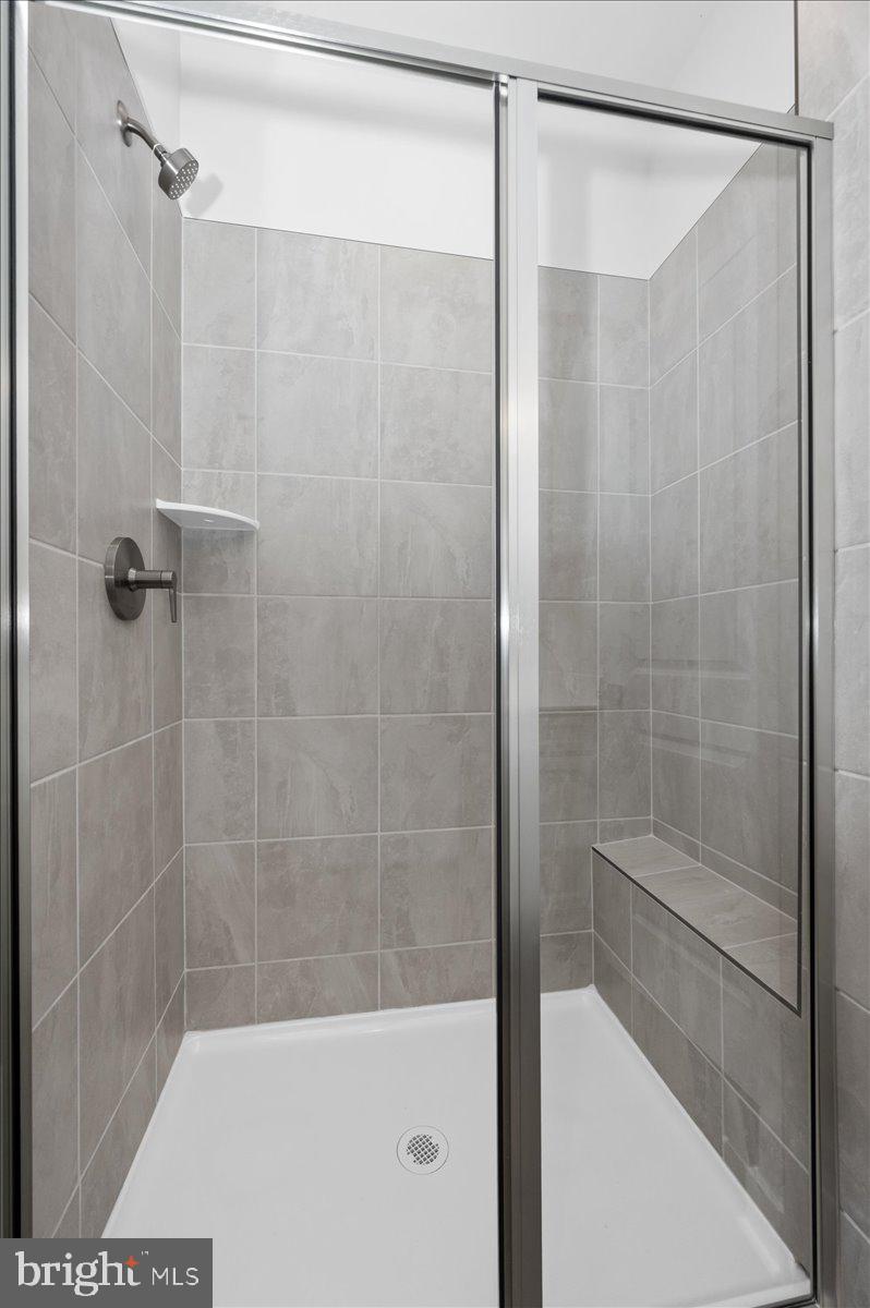 MONTGOMERY VILLAGE - Residential Lease