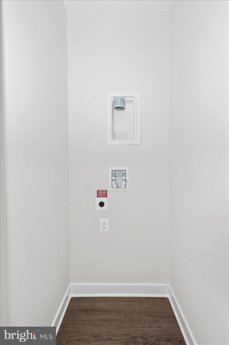 MONTGOMERY VILLAGE - Residential Lease