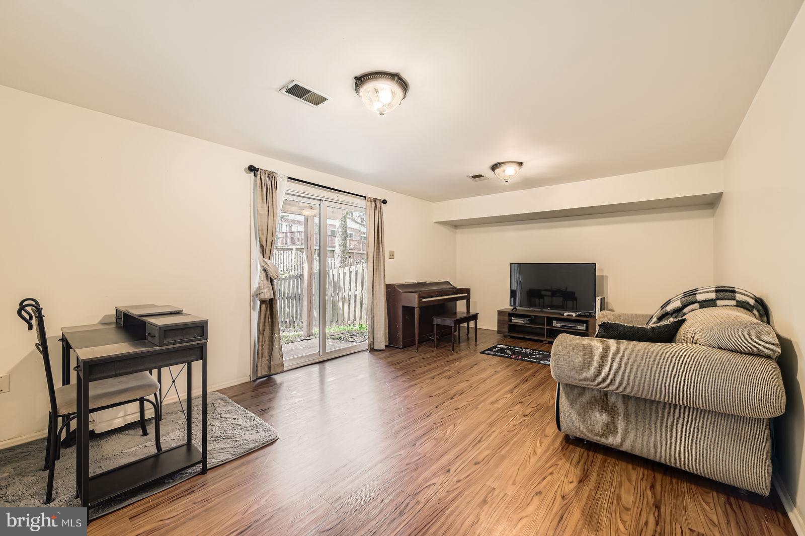 OWINGS MILLS - Residential