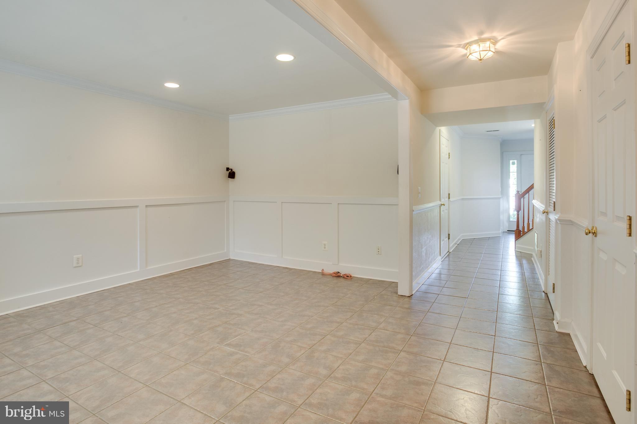 SOUTH RIDING - Residential Lease