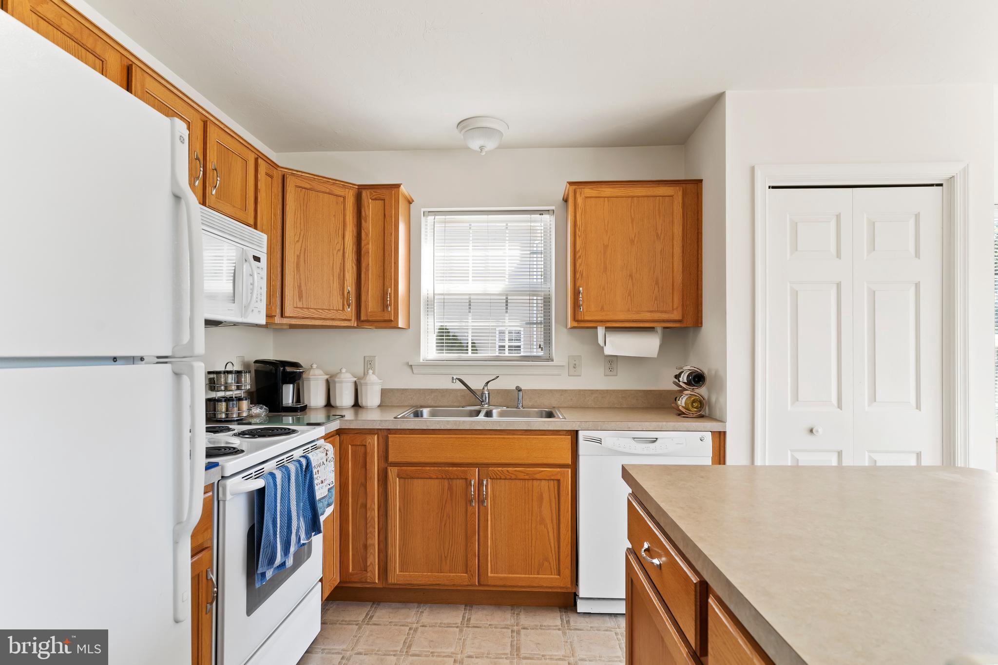 MOUNTAIN SHADOW ESTATES - Residential