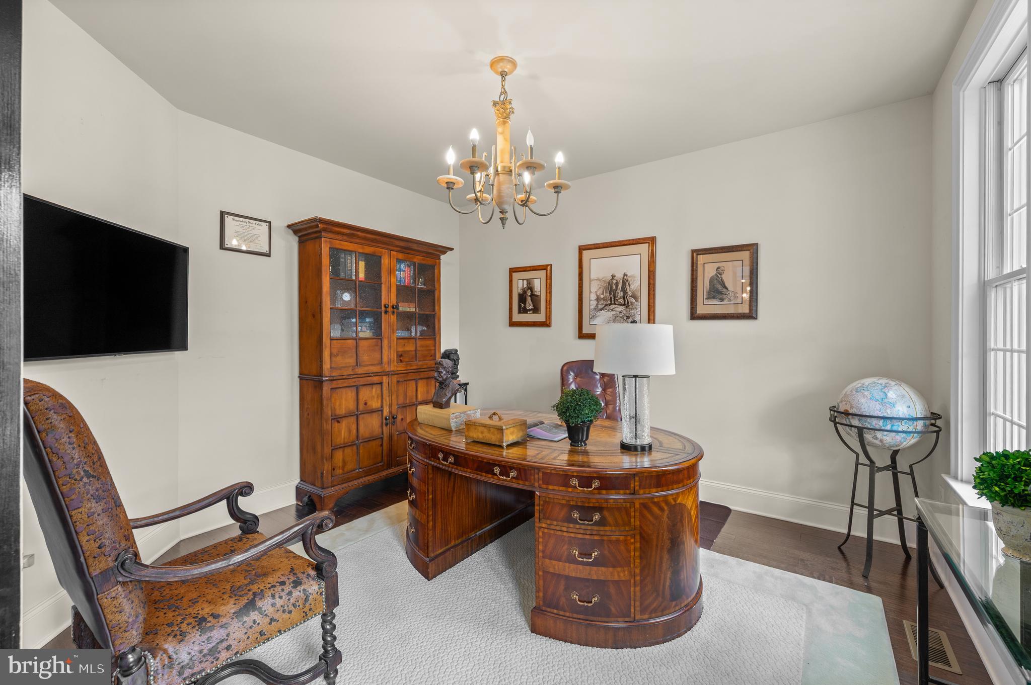 3728 LISETER GARDENS