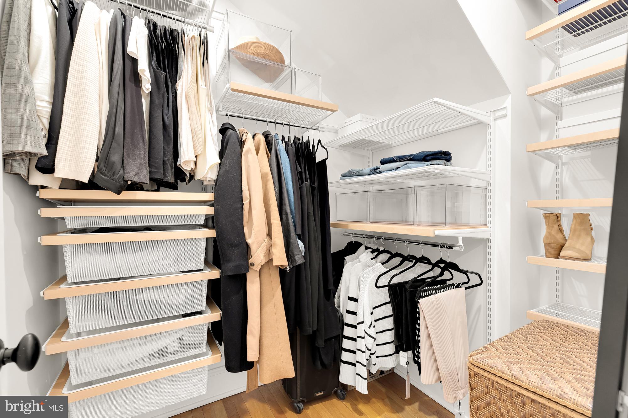 BROOKLAND - Residential