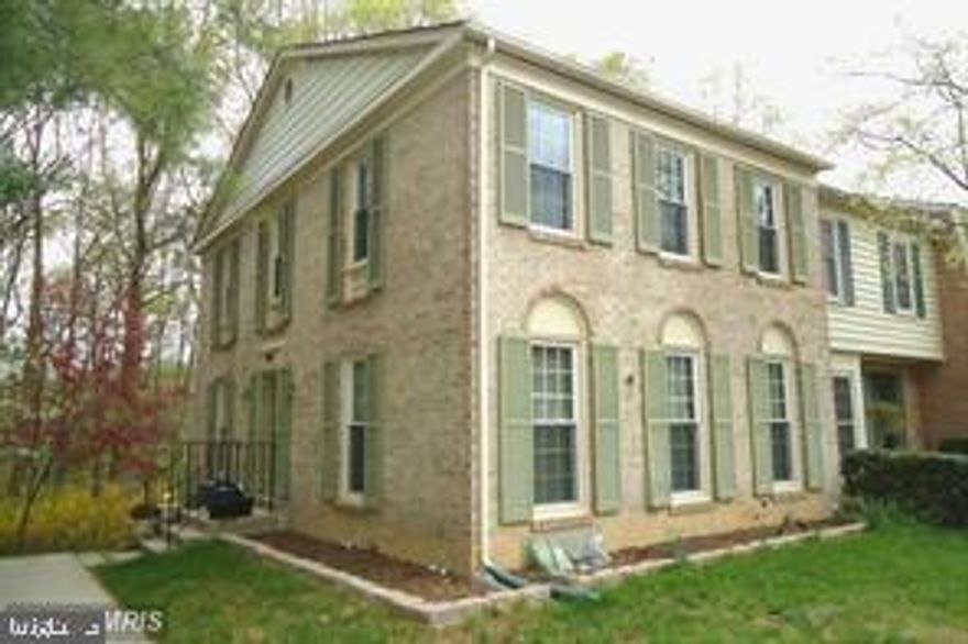 Large 3 bedroom end unit townhouse. Table space kitchen, separate dining room, large sun-filled family room, finished basement with a level walk-out and a deck.  New carpet and fresh paint throughout! Granite counter tops and new kitchen appliances. Apply online rgrentals.com