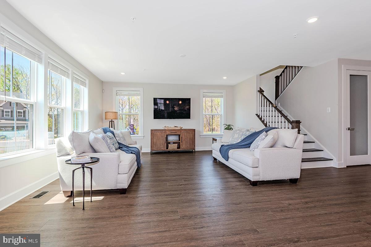 TWO RIVERS - Residential