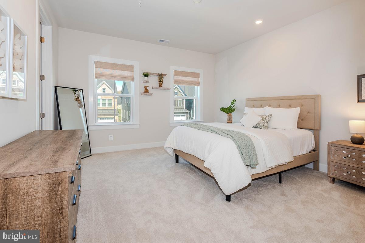 TWO RIVERS - Residential