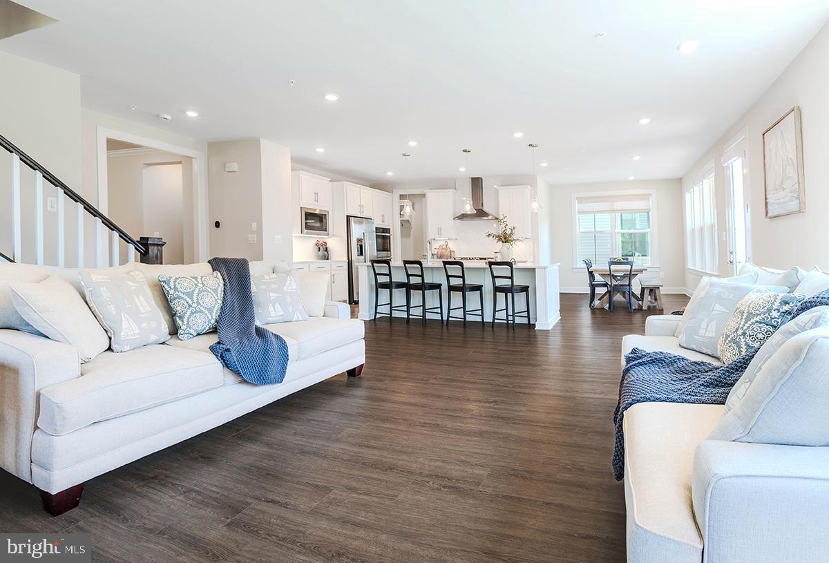 TWO RIVERS - Residential