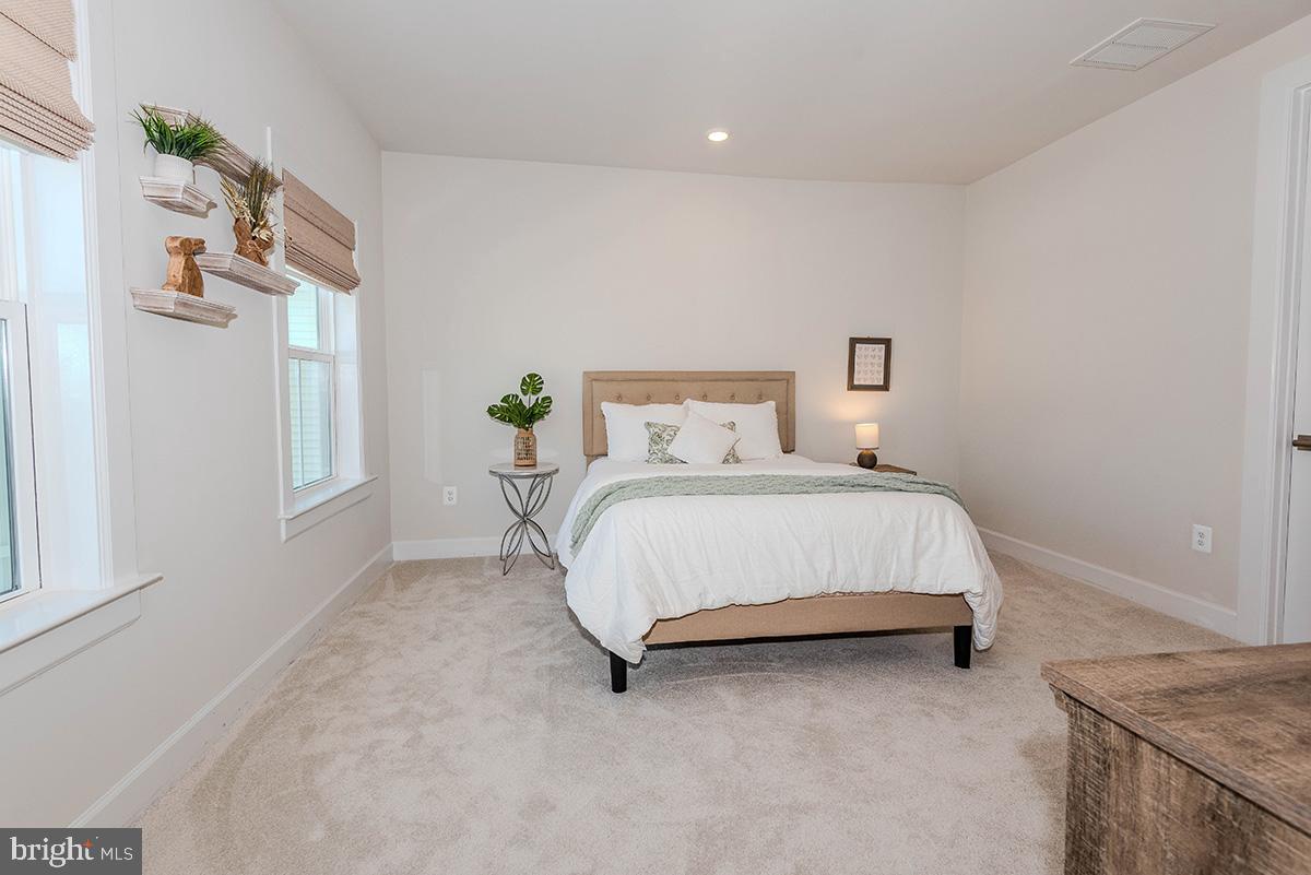 TWO RIVERS - Residential