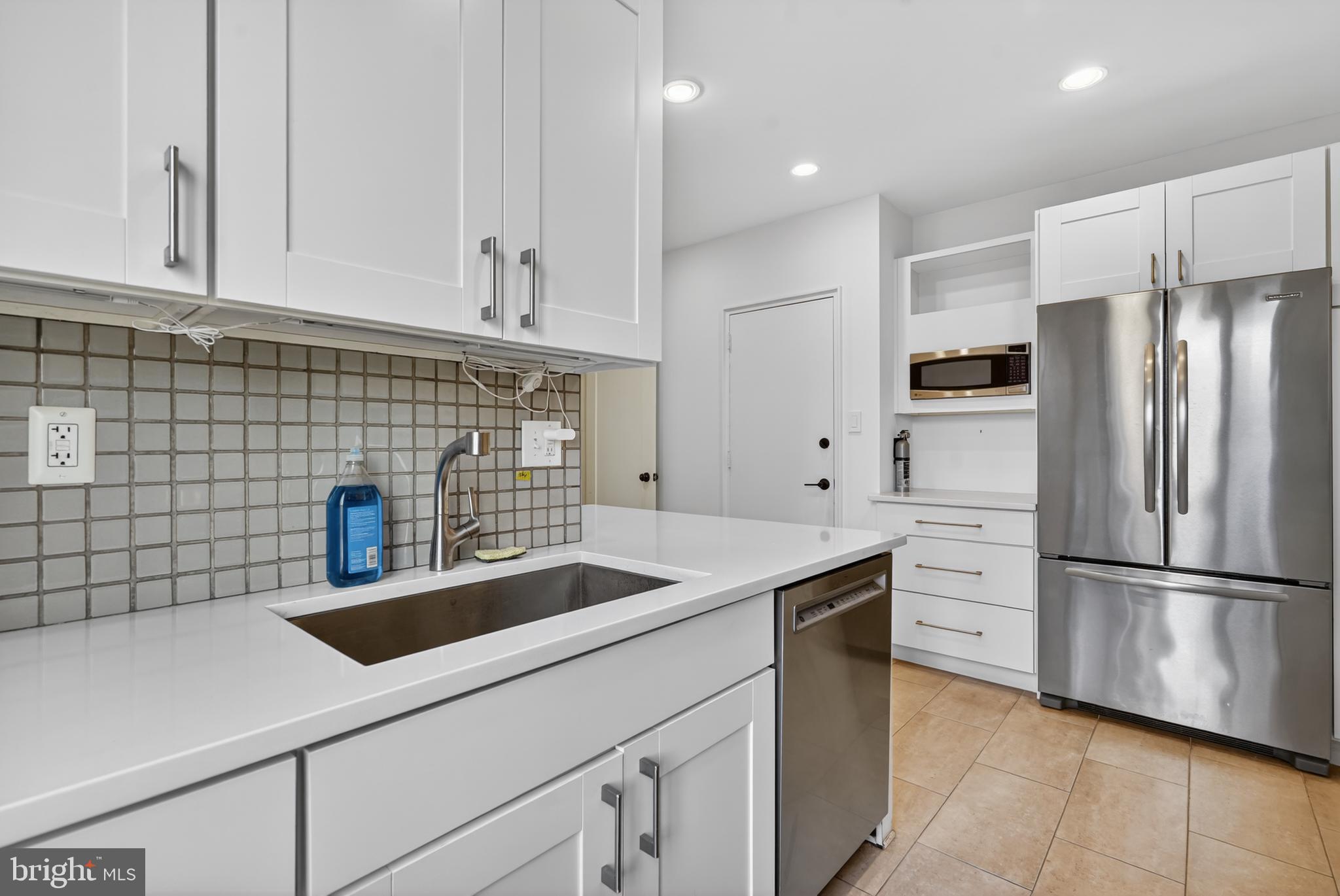 4301 MASSACHUSETTS AVENUE NW 3004