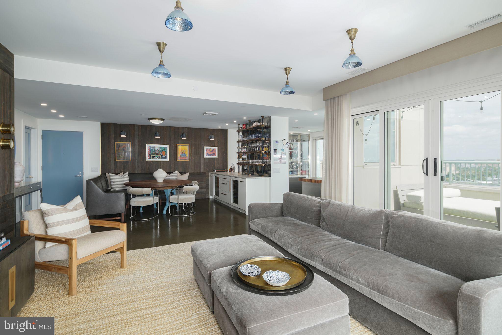 DOCKSIDE CONDOMINIUM - Residential