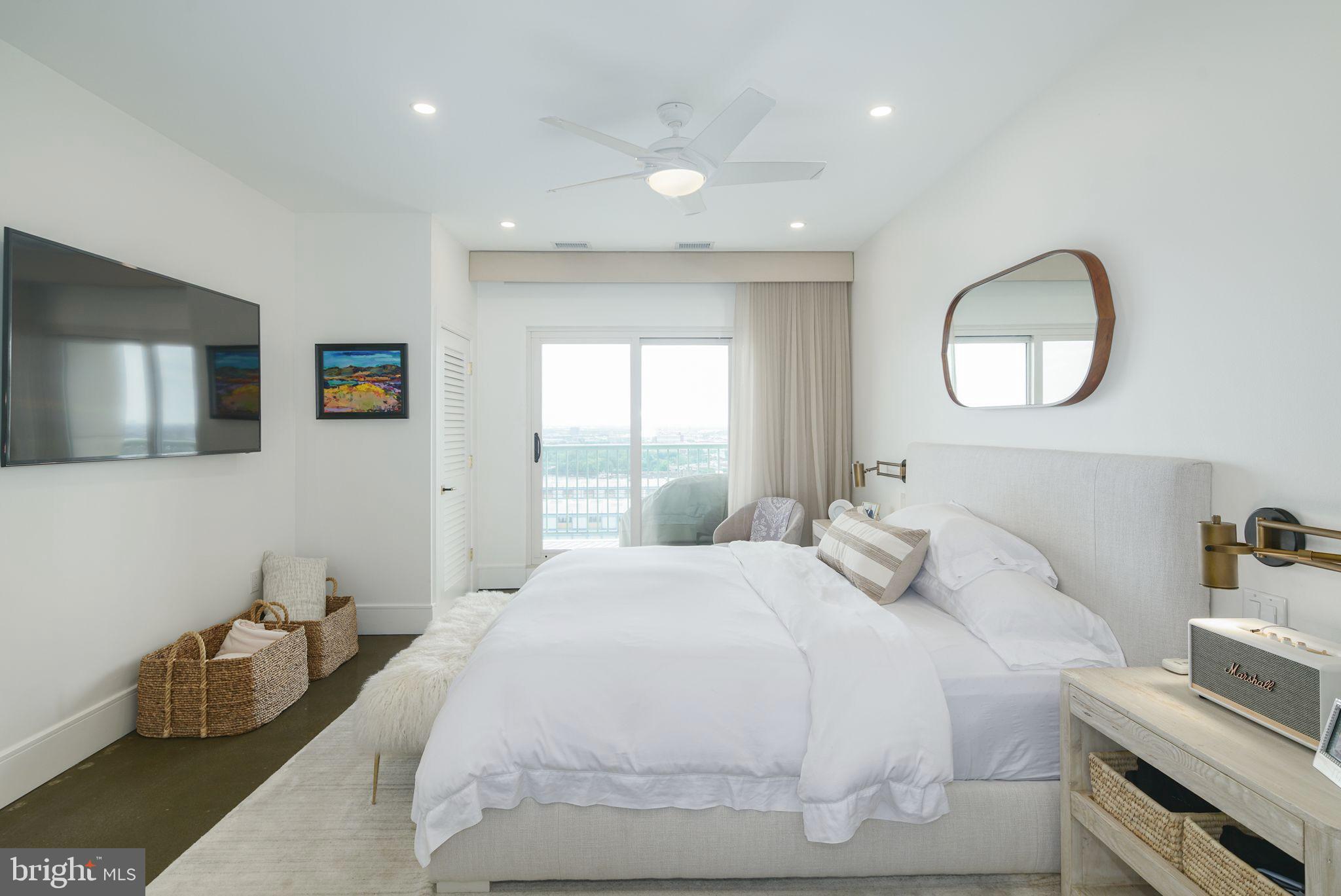 DOCKSIDE CONDOMINIUM - Residential