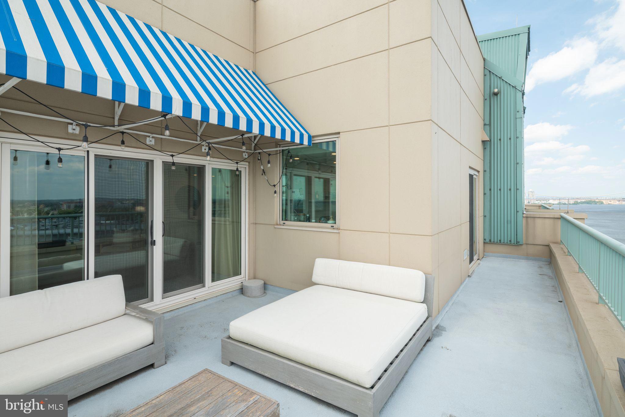 DOCKSIDE CONDOMINIUM - Residential