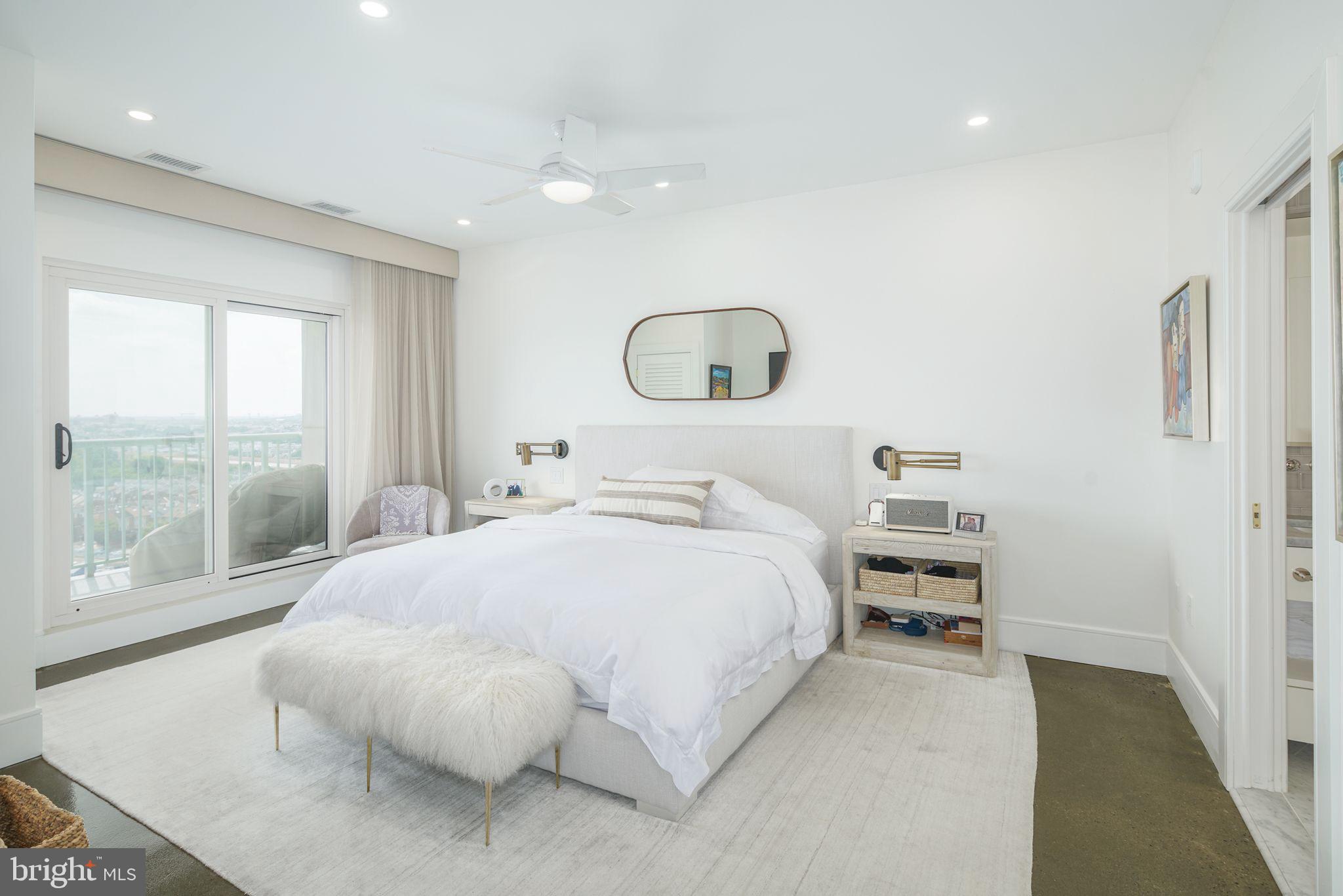 DOCKSIDE CONDOMINIUM - Residential