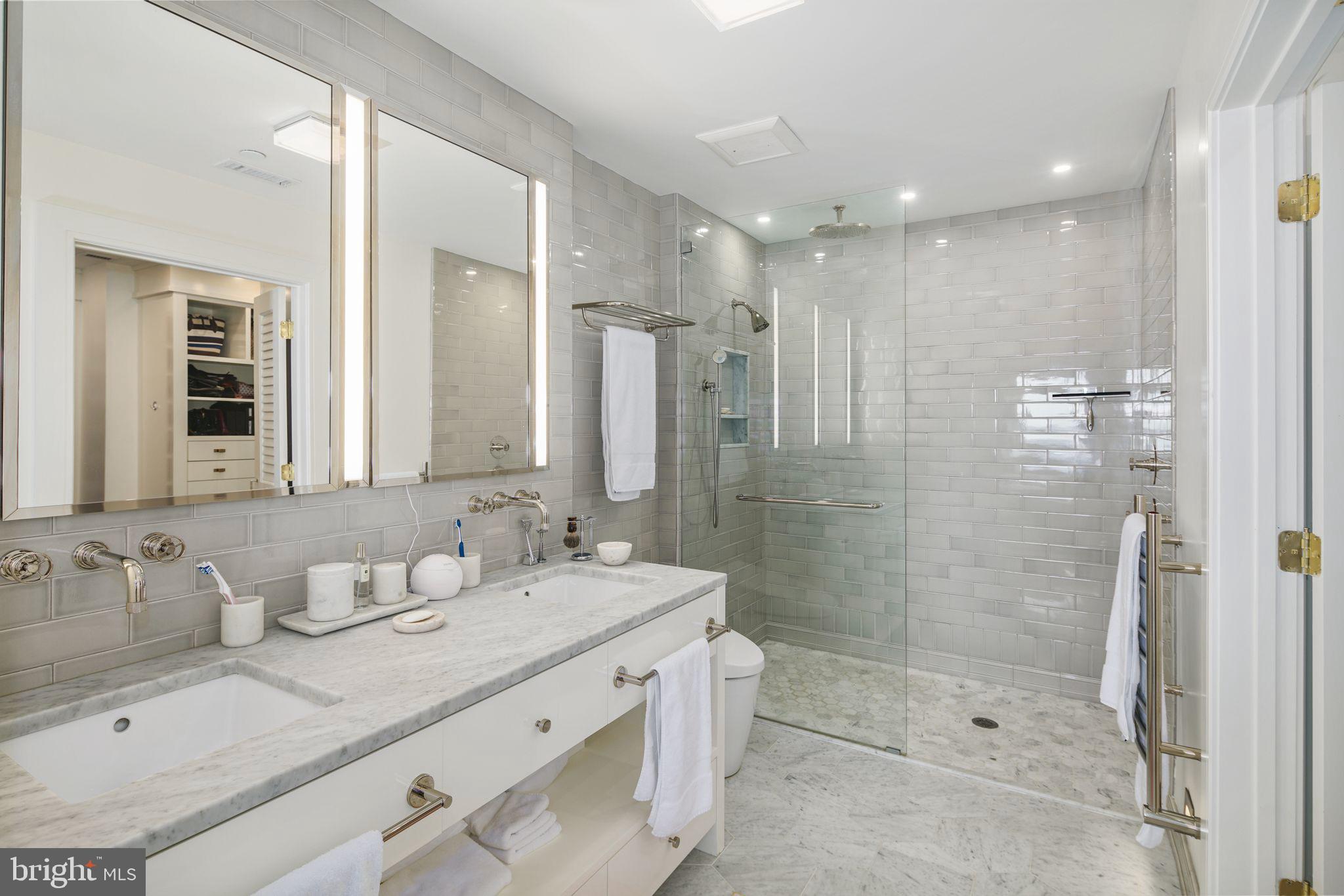 DOCKSIDE CONDOMINIUM - Residential