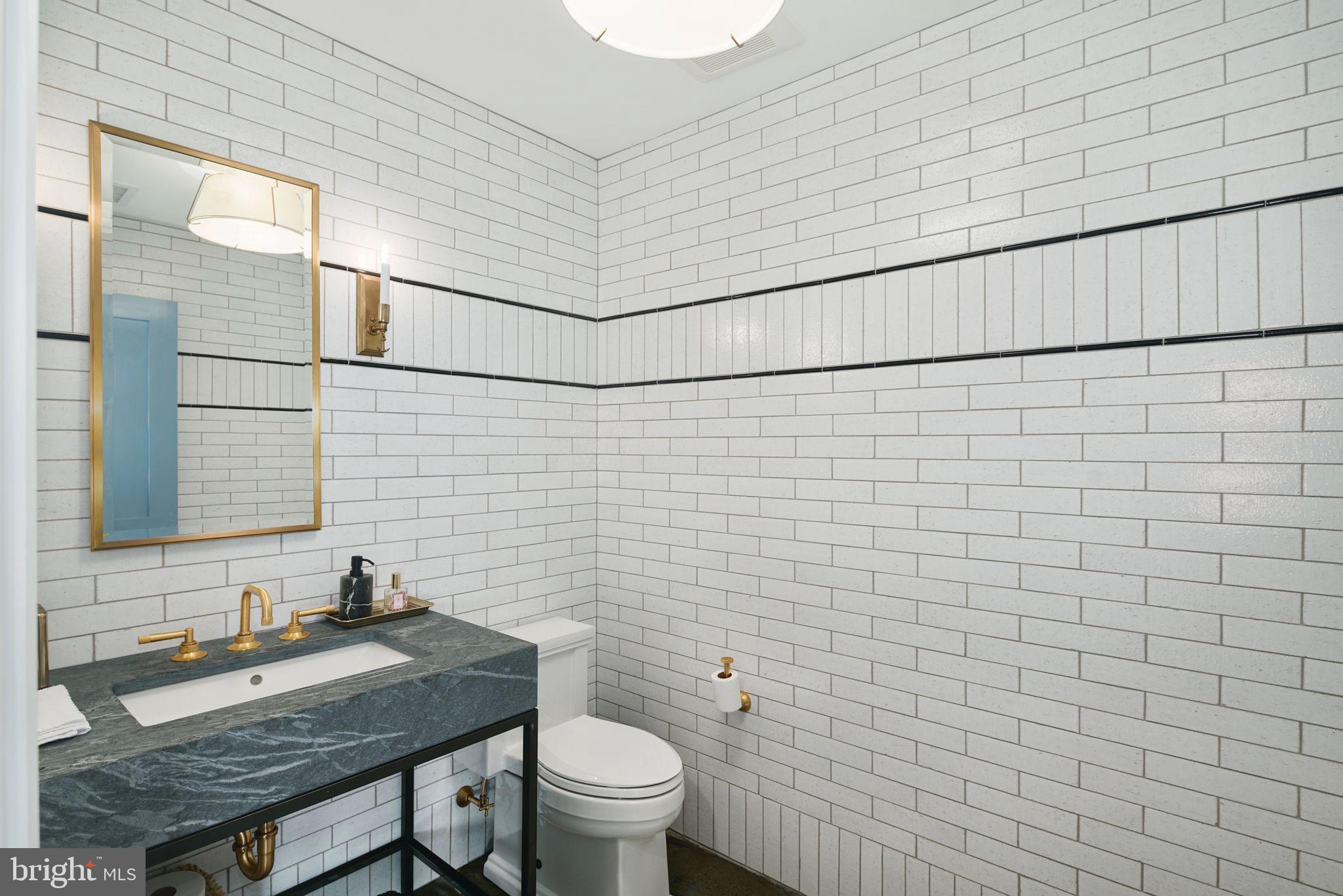 DOCKSIDE CONDOMINIUM - Residential