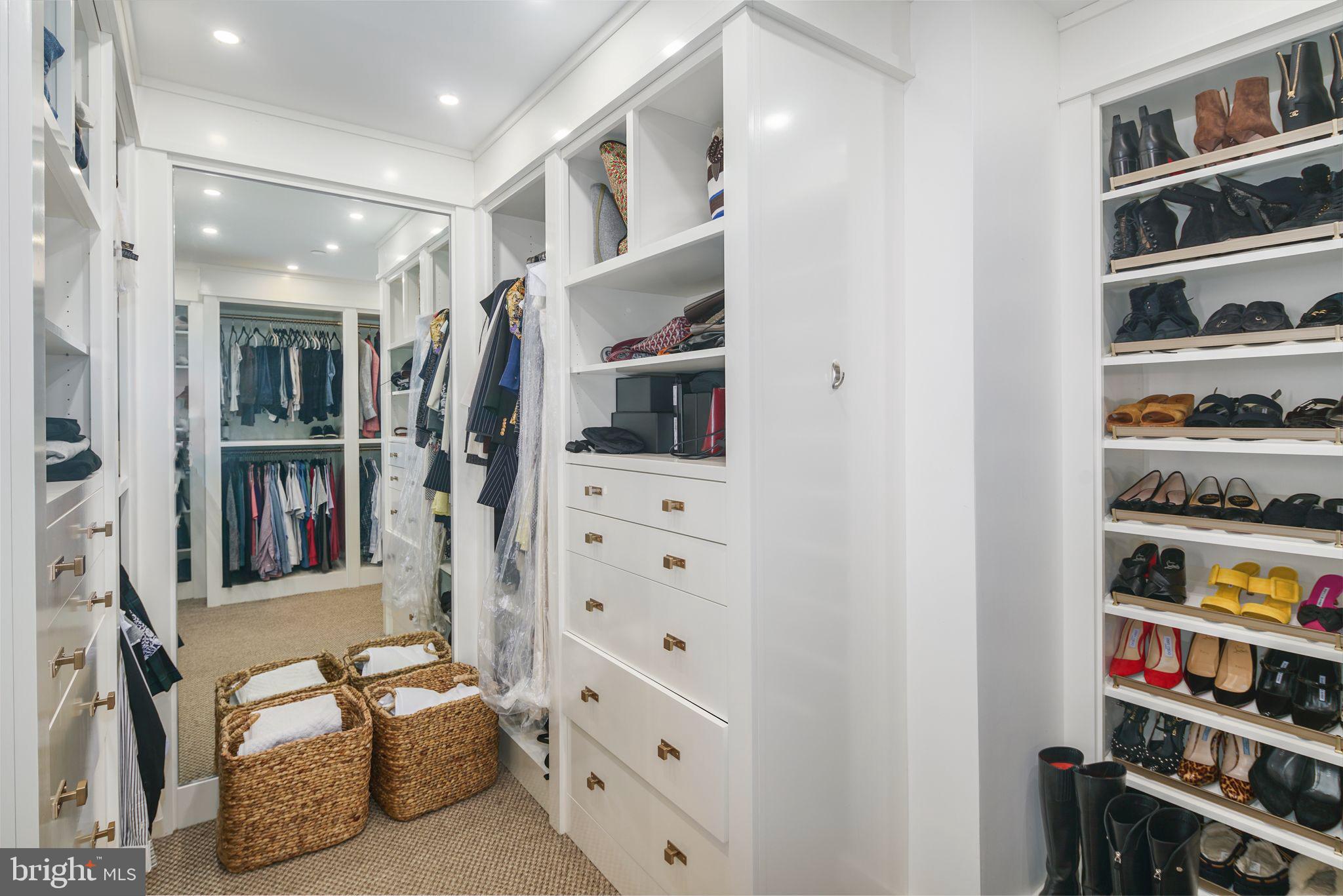 DOCKSIDE CONDOMINIUM - Residential