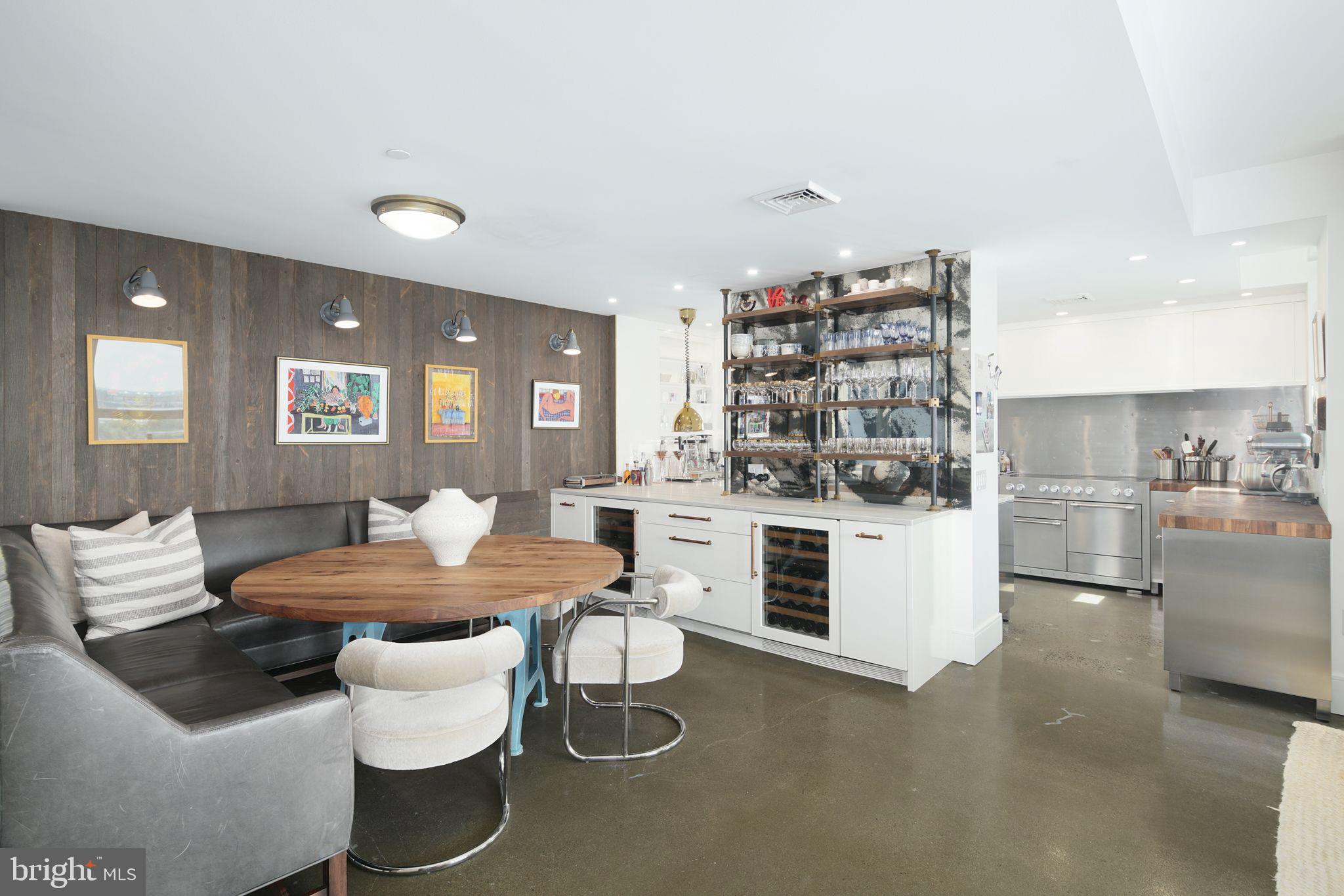 DOCKSIDE CONDOMINIUM - Residential