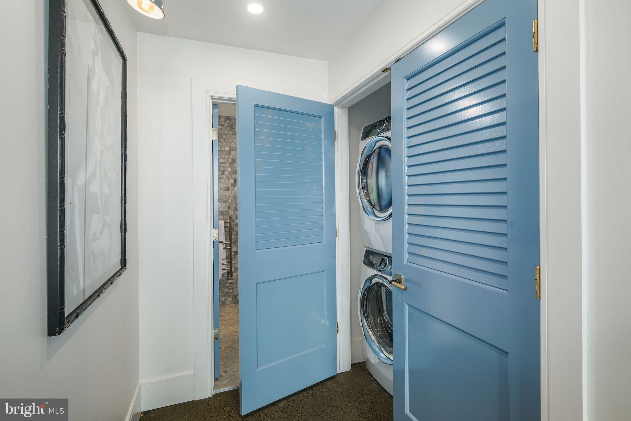 DOCKSIDE CONDOMINIUM - Residential