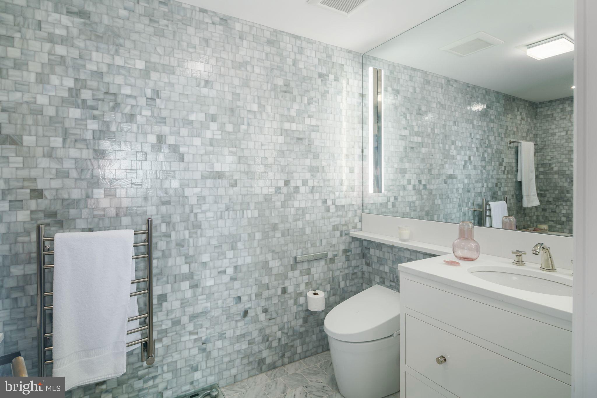 DOCKSIDE CONDOMINIUM - Residential