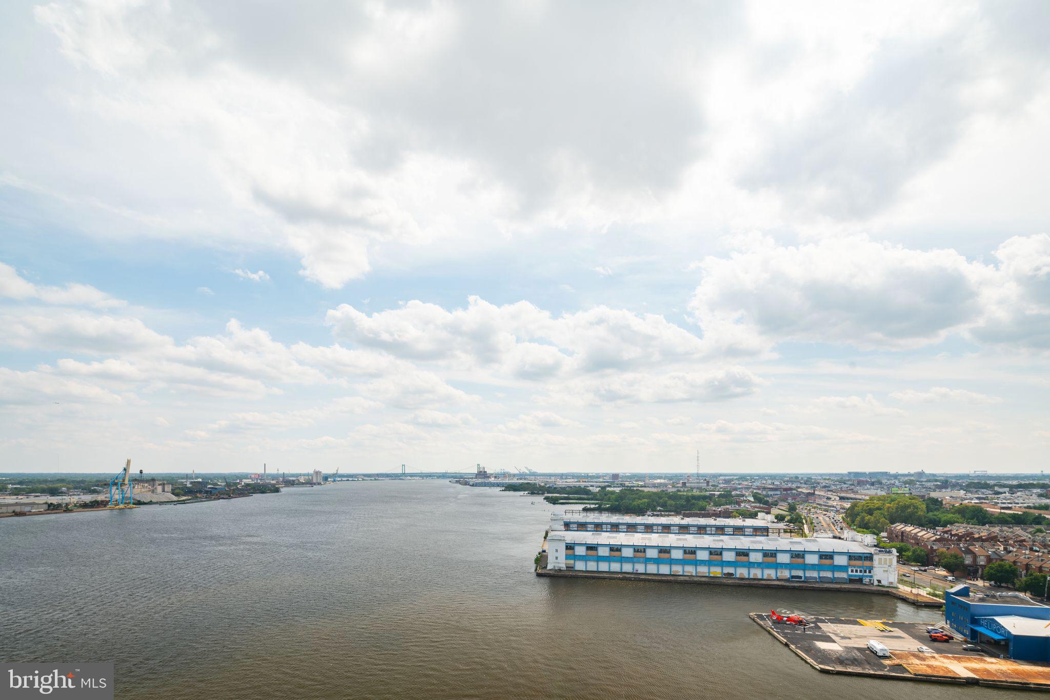 DOCKSIDE CONDOMINIUM - Residential