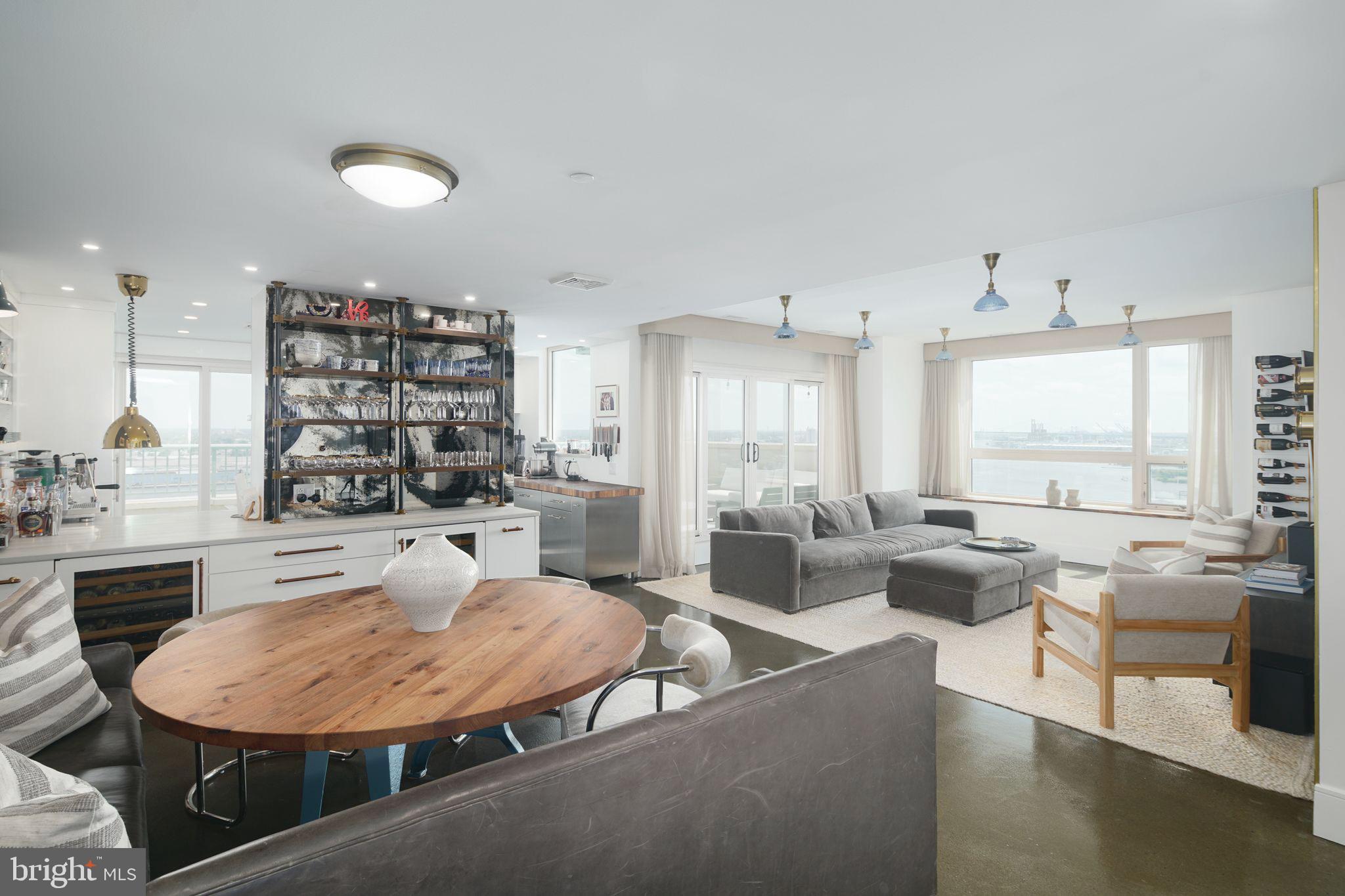 DOCKSIDE CONDOMINIUM - Residential