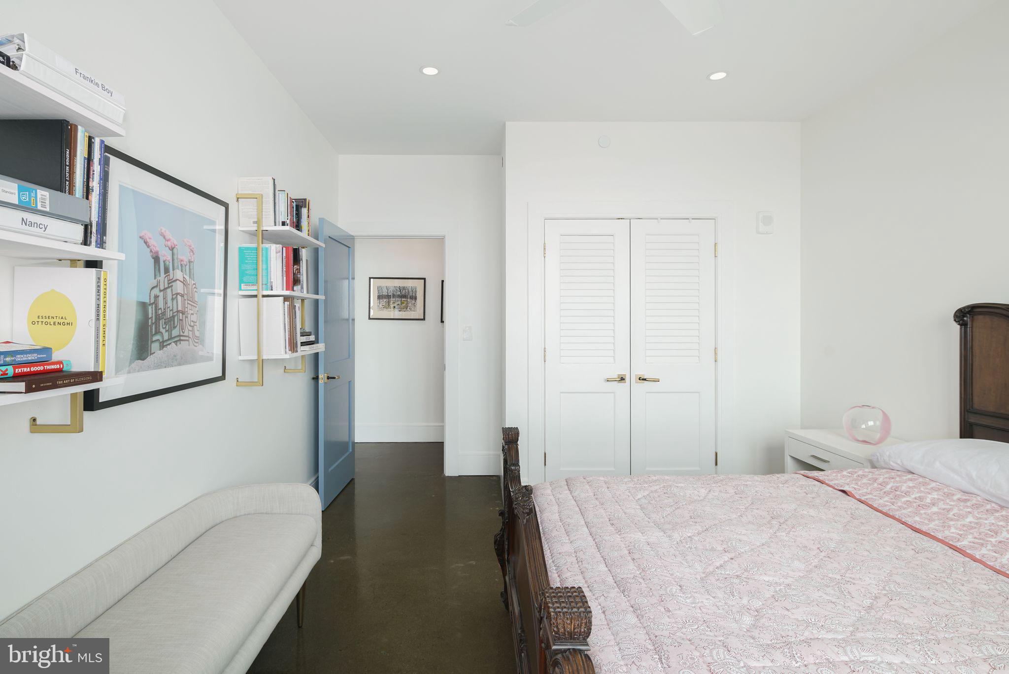 DOCKSIDE CONDOMINIUM - Residential