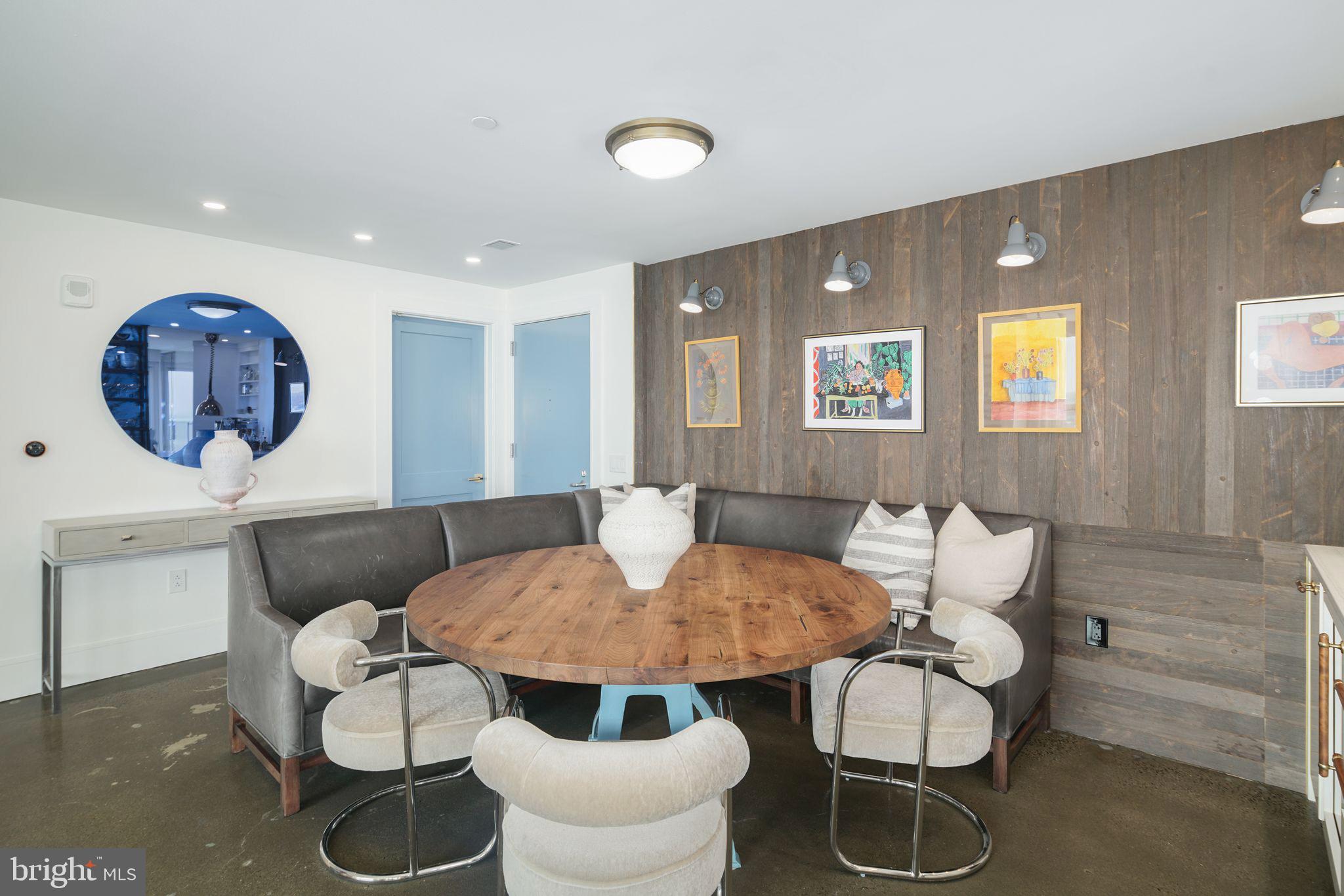 DOCKSIDE CONDOMINIUM - Residential