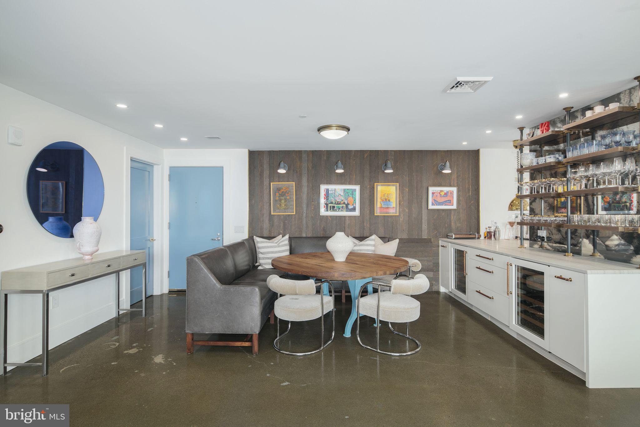 DOCKSIDE CONDOMINIUM - Residential