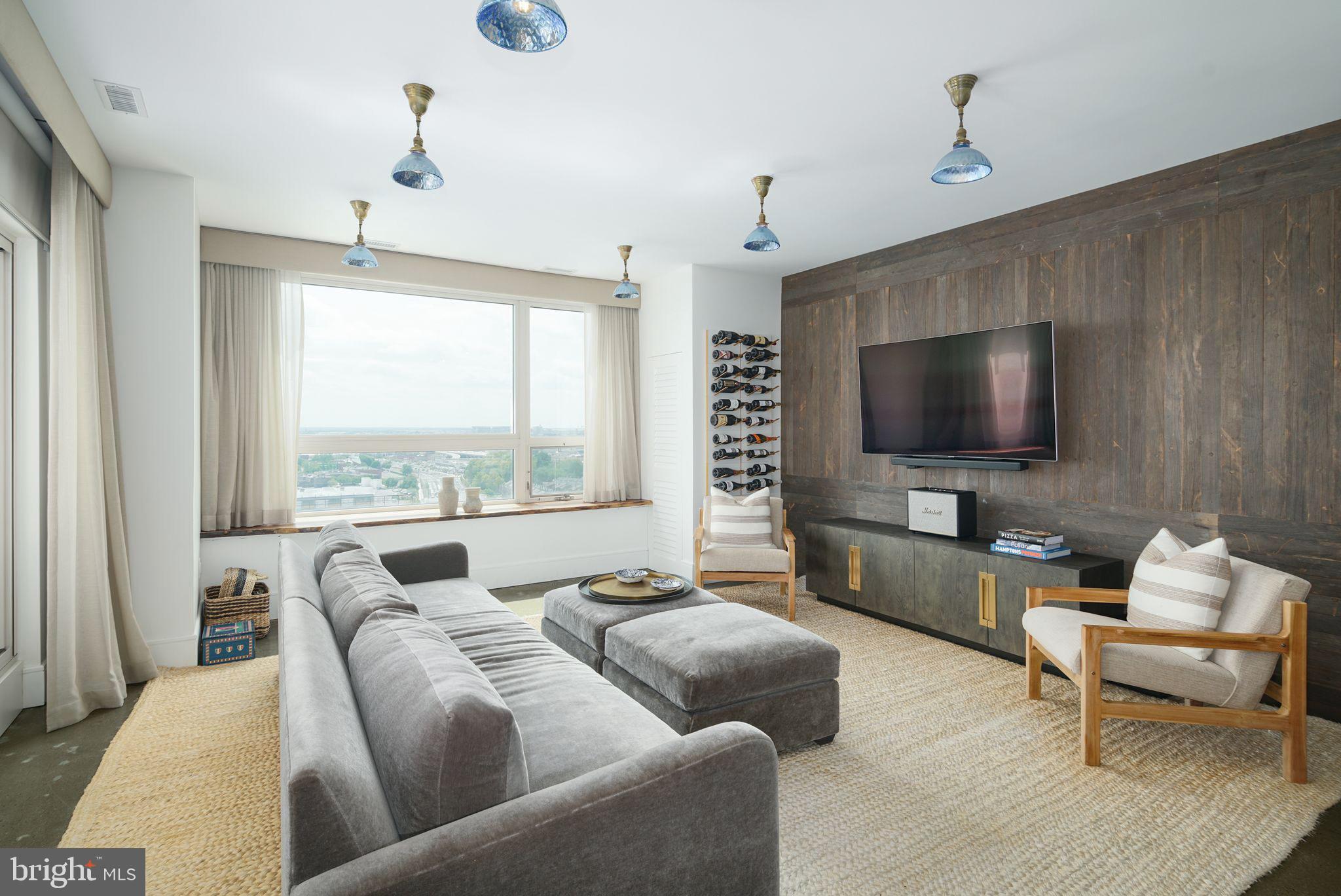 DOCKSIDE CONDOMINIUM - Residential