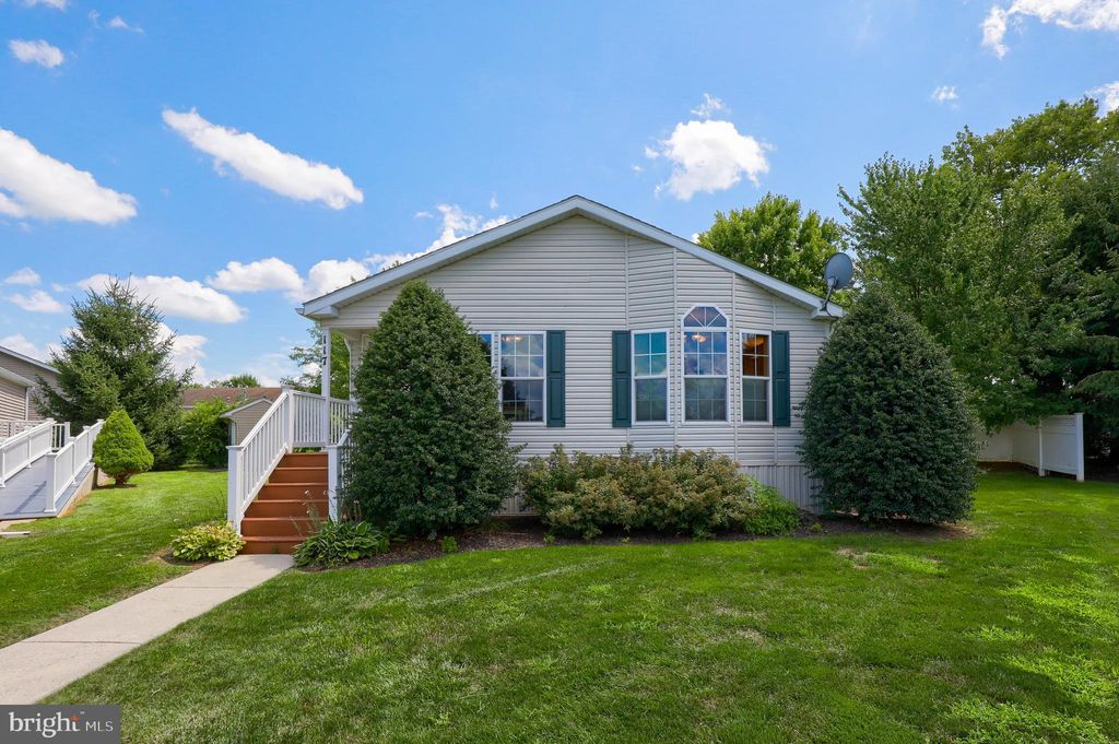 Photo of 117 SUMMERS DR, LANCASTER, PA 17601 (MLS # PALA2040340)