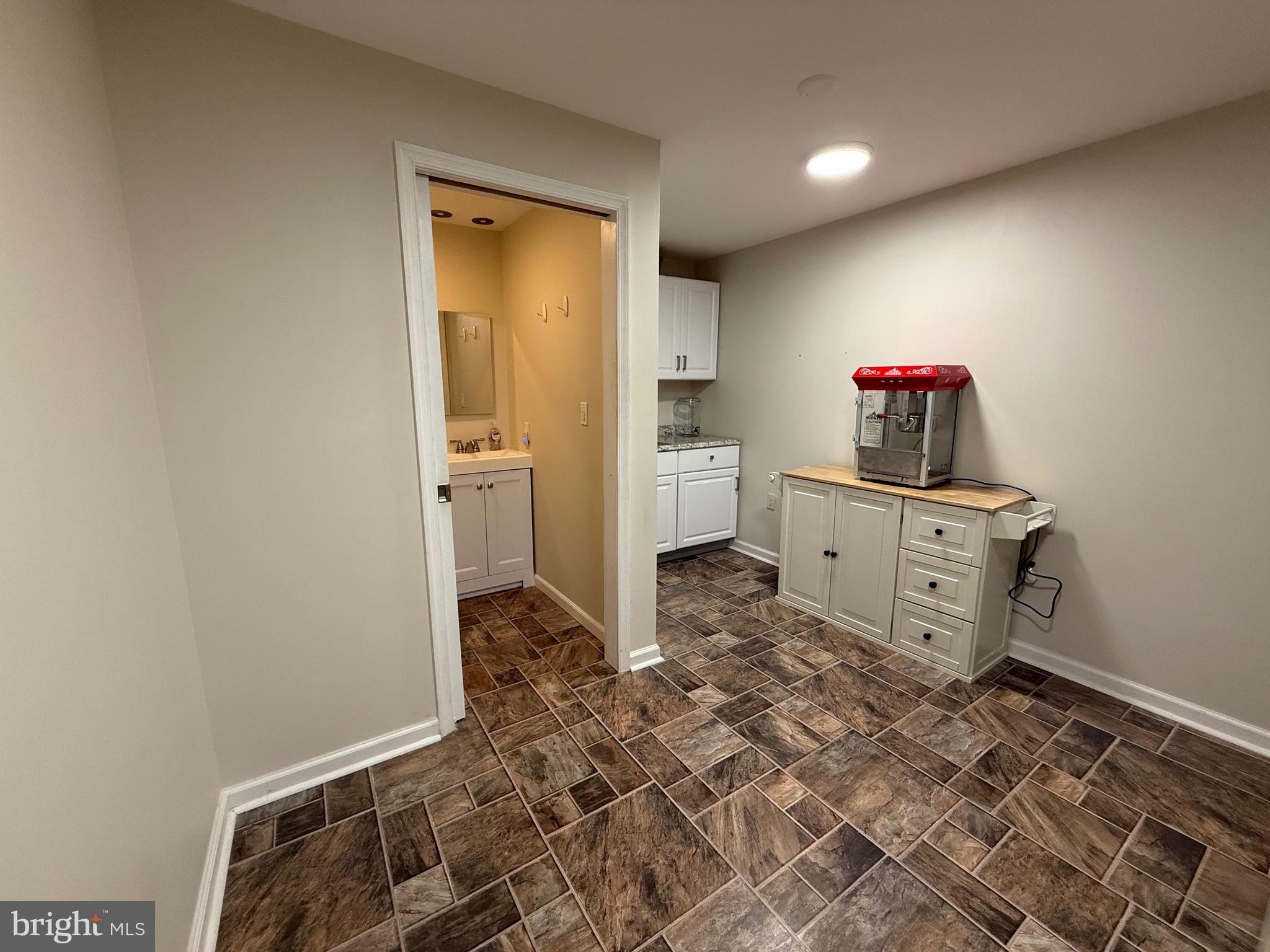 CARROLL POINTE - Residential