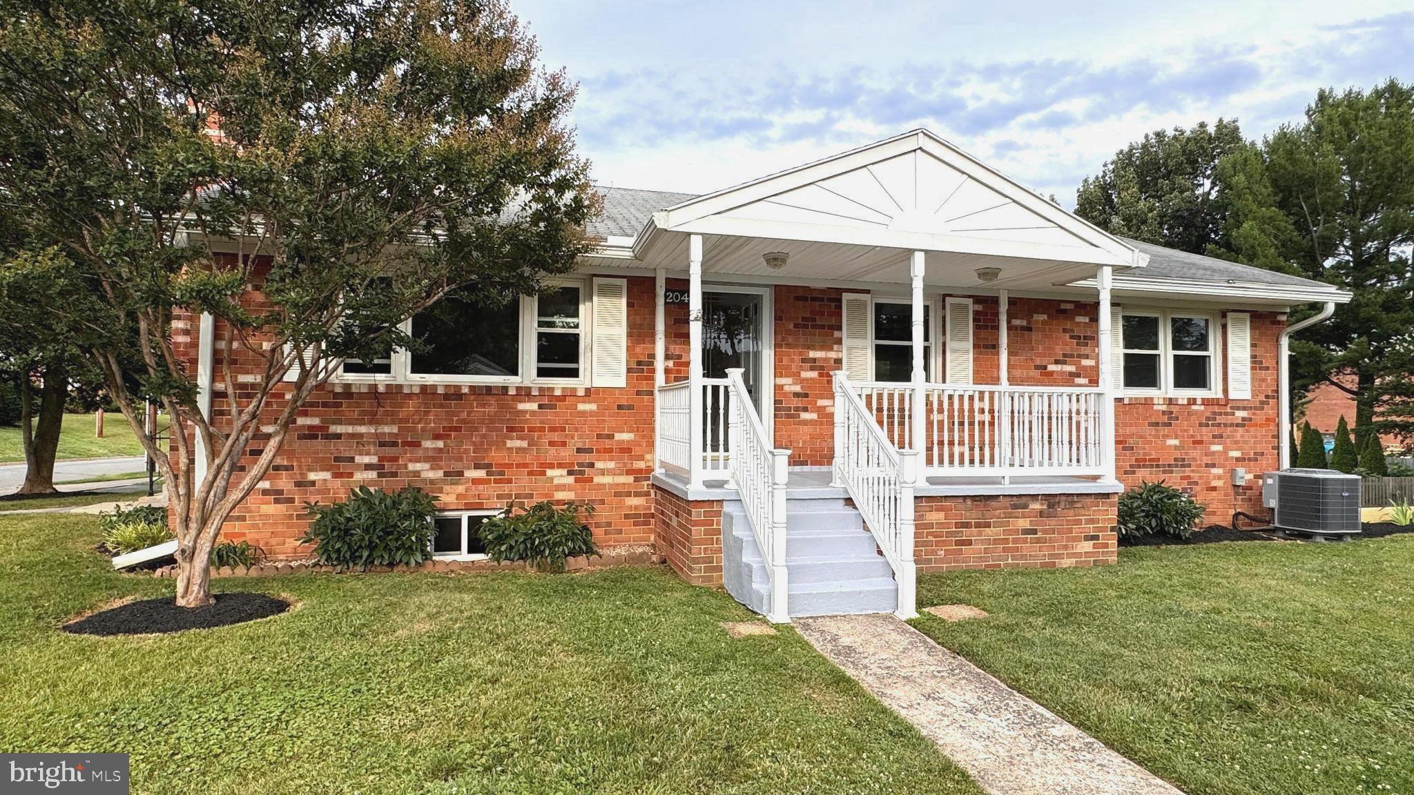 Photo 1 of 45 — 204 AYR STREET NW, LEESBURG, VA 20176
