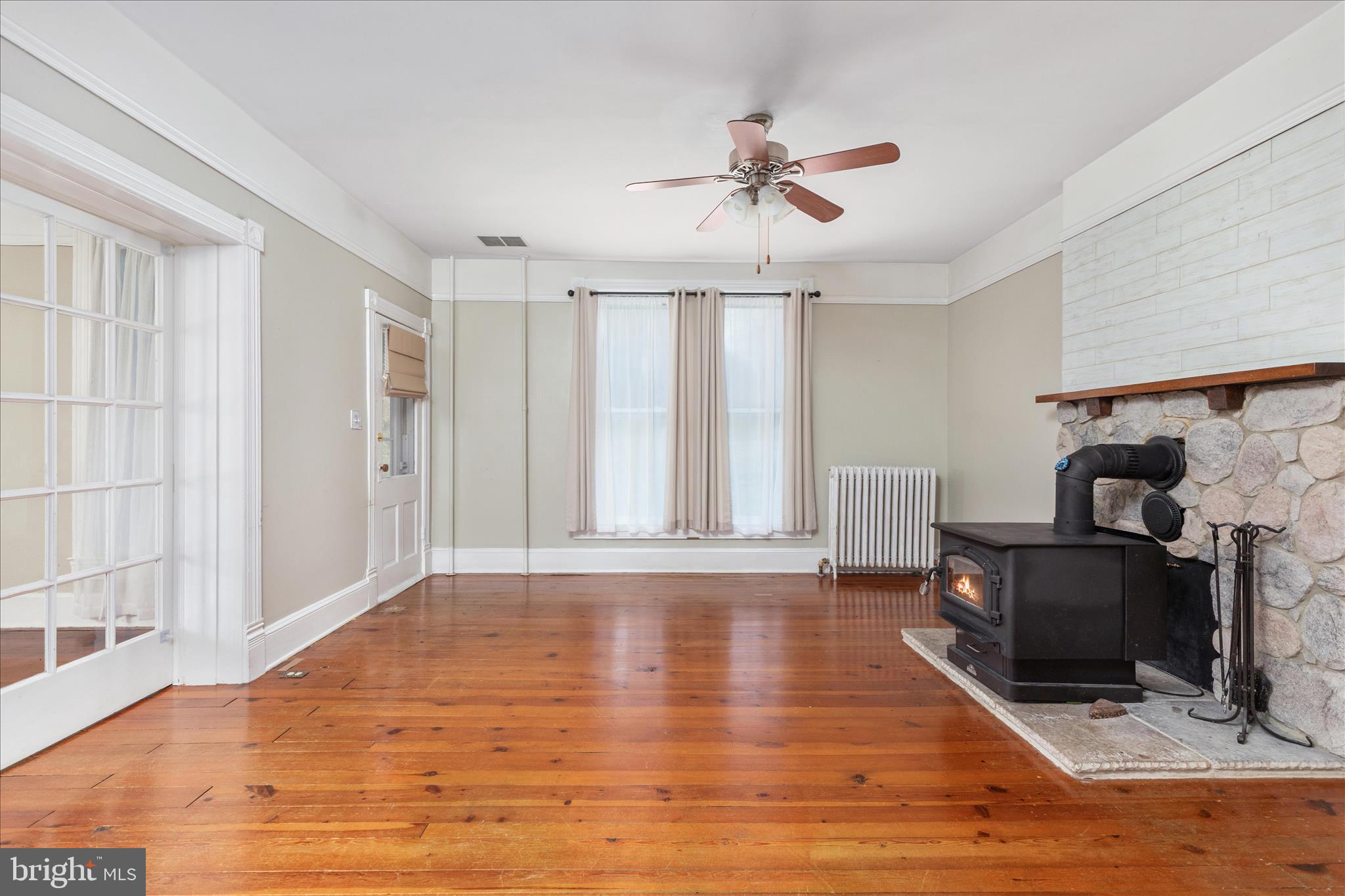 SANDY HOOK - Residential