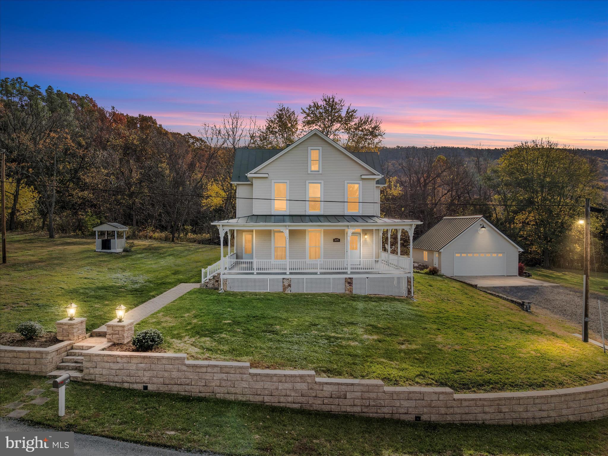 SANDY HOOK - Residential