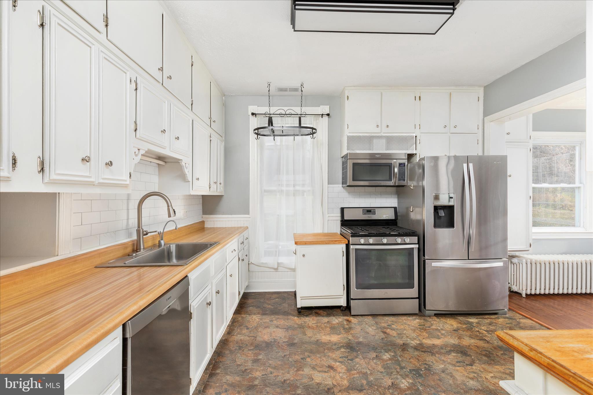 SANDY HOOK - Residential